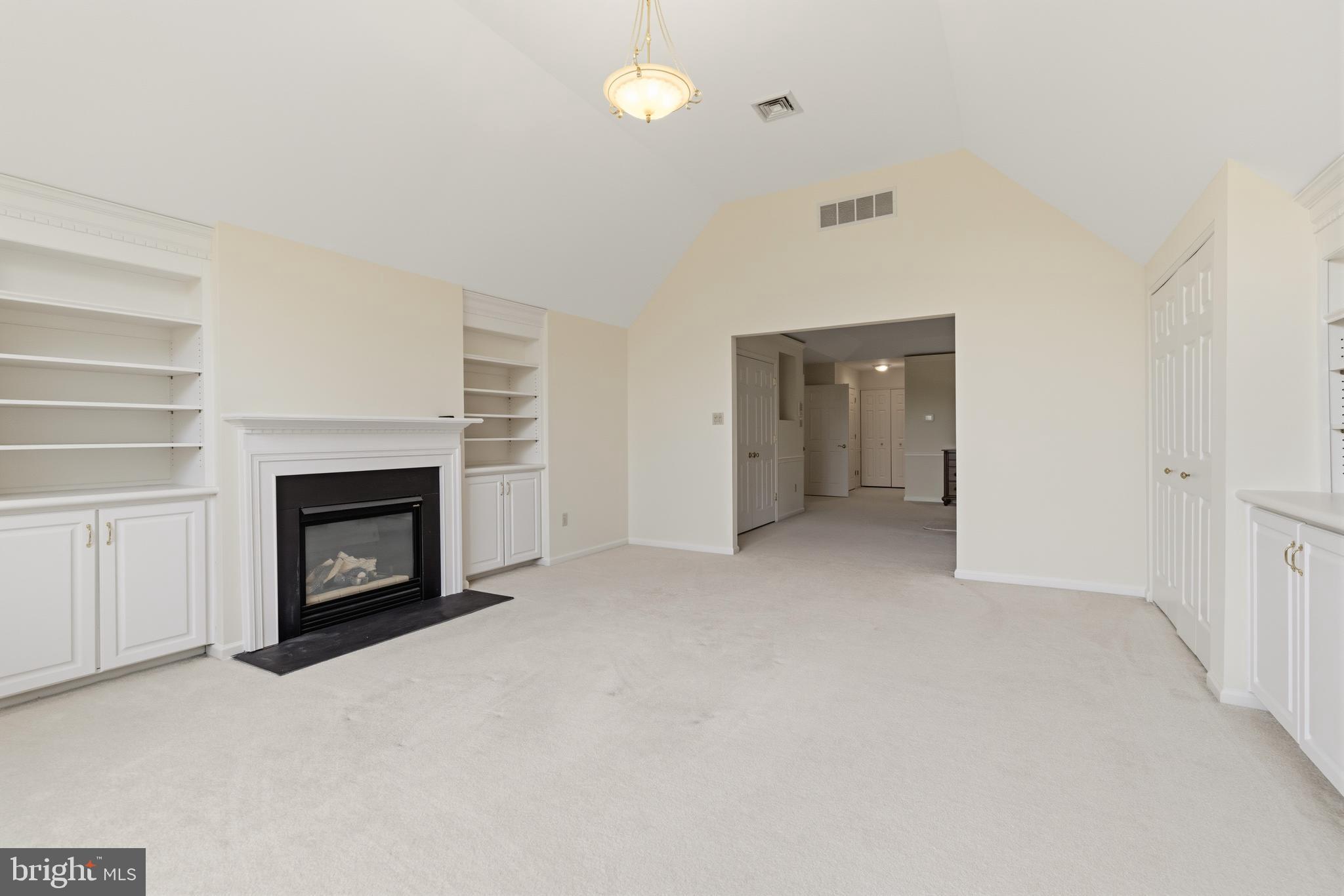 HUNTINGDON VALLEY - Residential