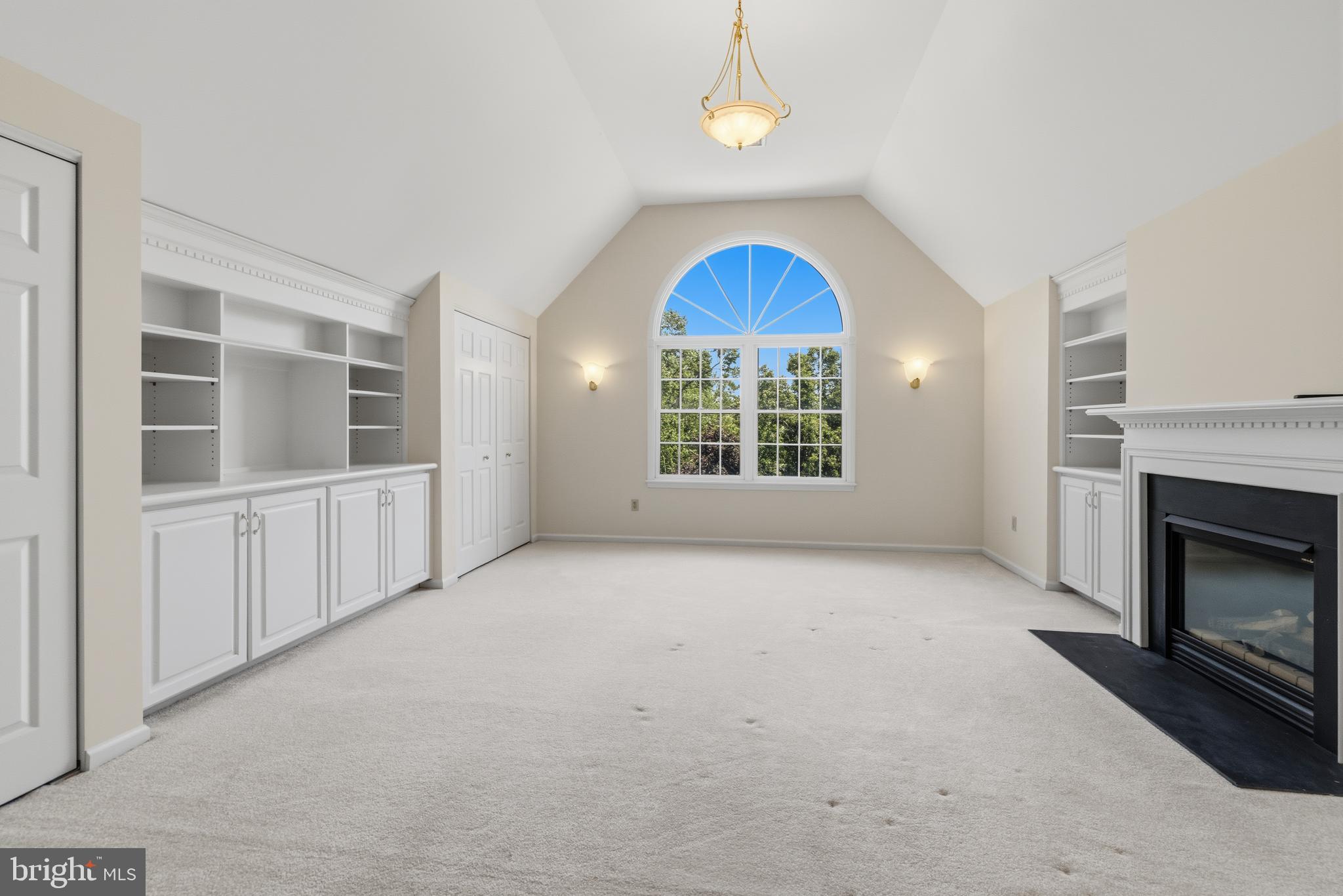 HUNTINGDON VALLEY - Residential
