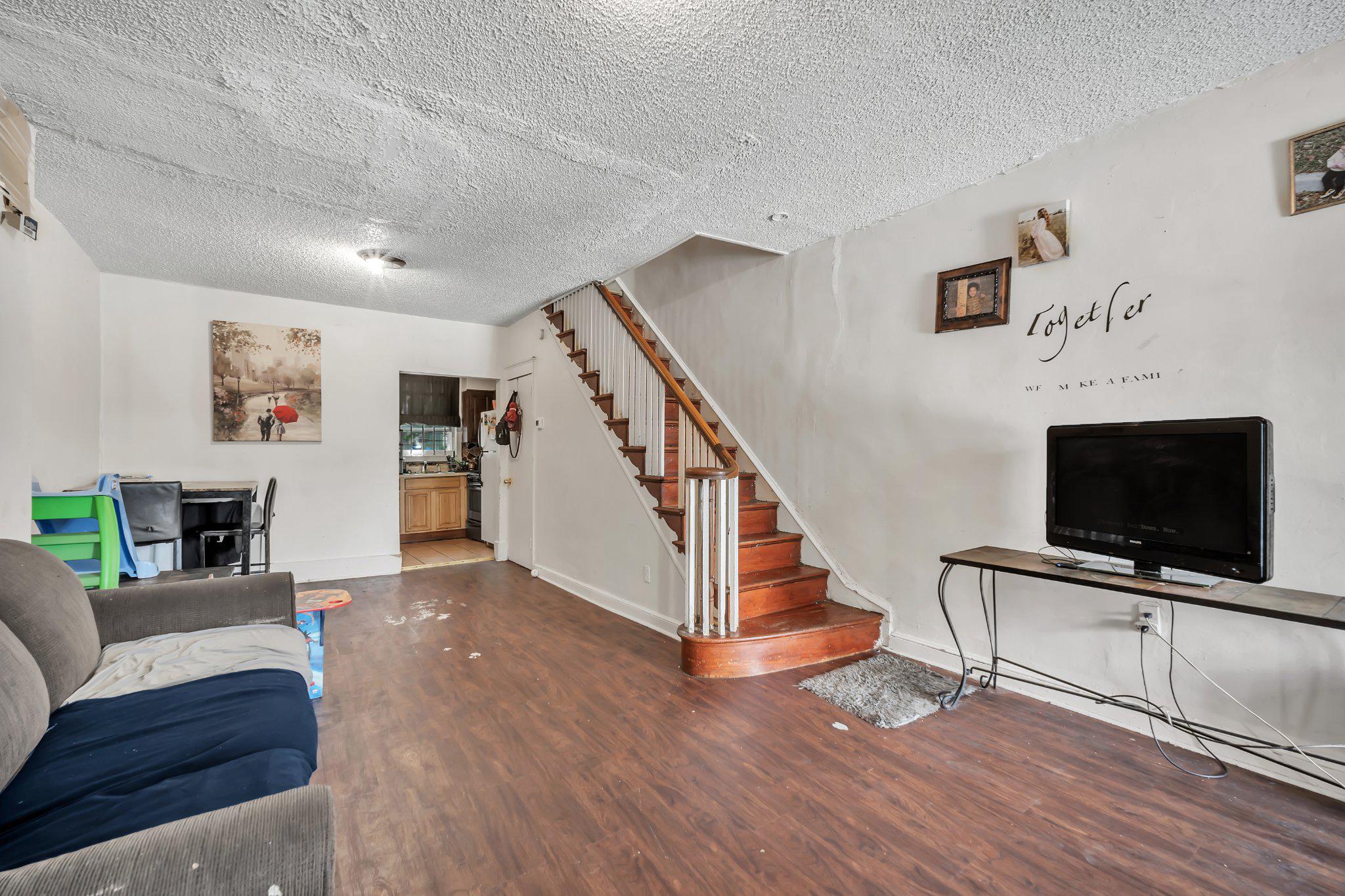 POINT BREEZE - Residential