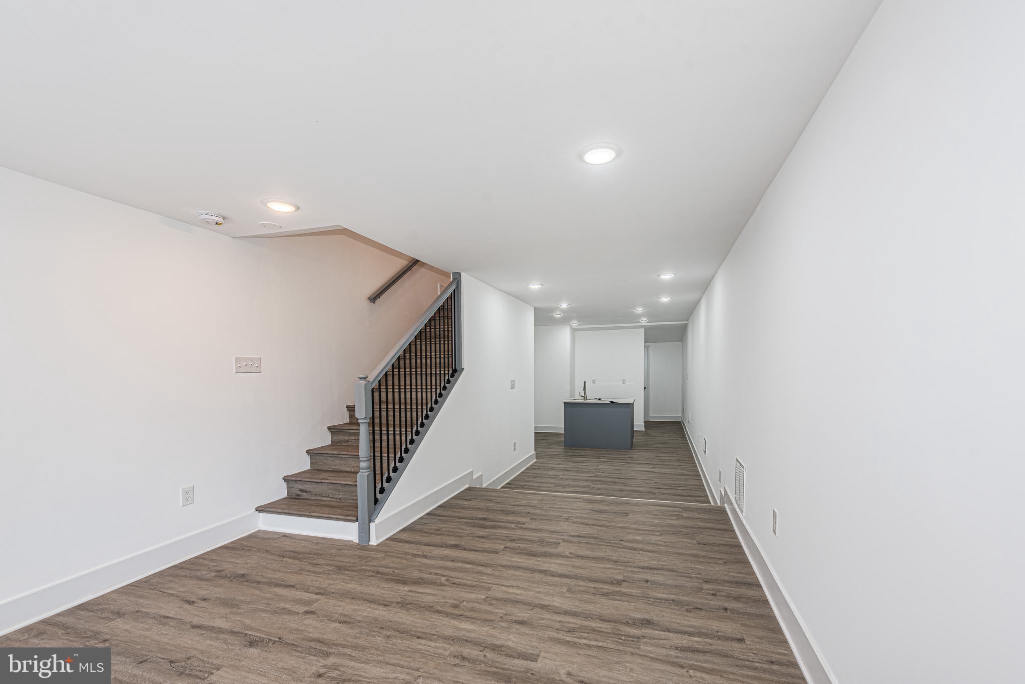 SANDTOWN-WINCHESTER - Residential