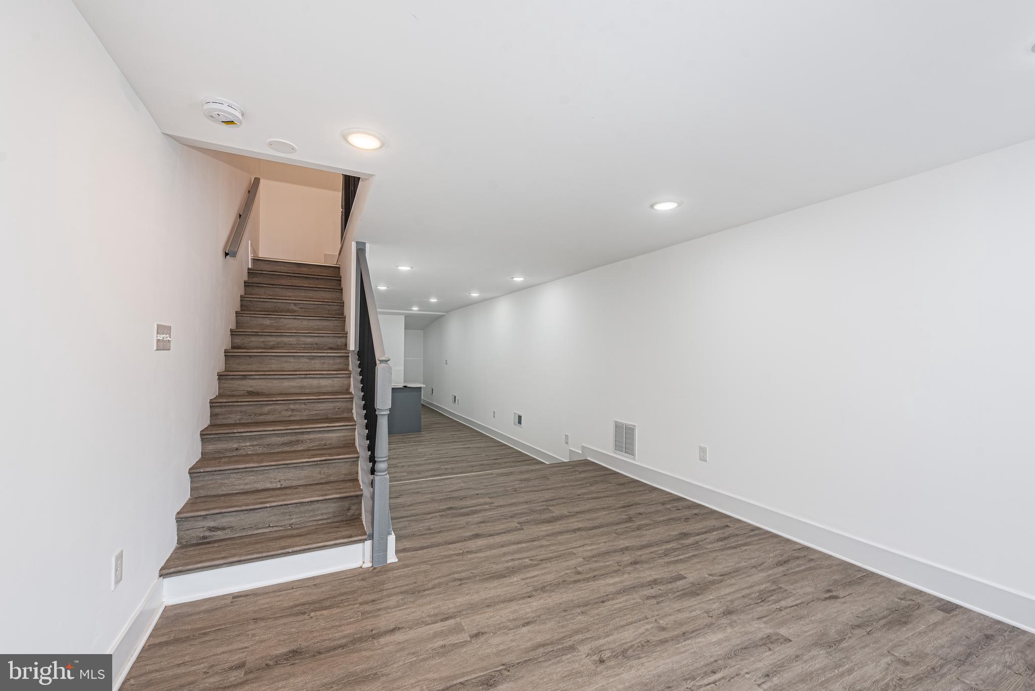 SANDTOWN-WINCHESTER - Residential