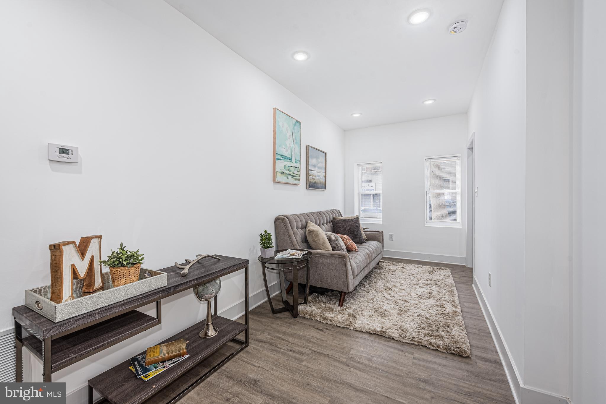 SANDTOWN-WINCHESTER - Residential