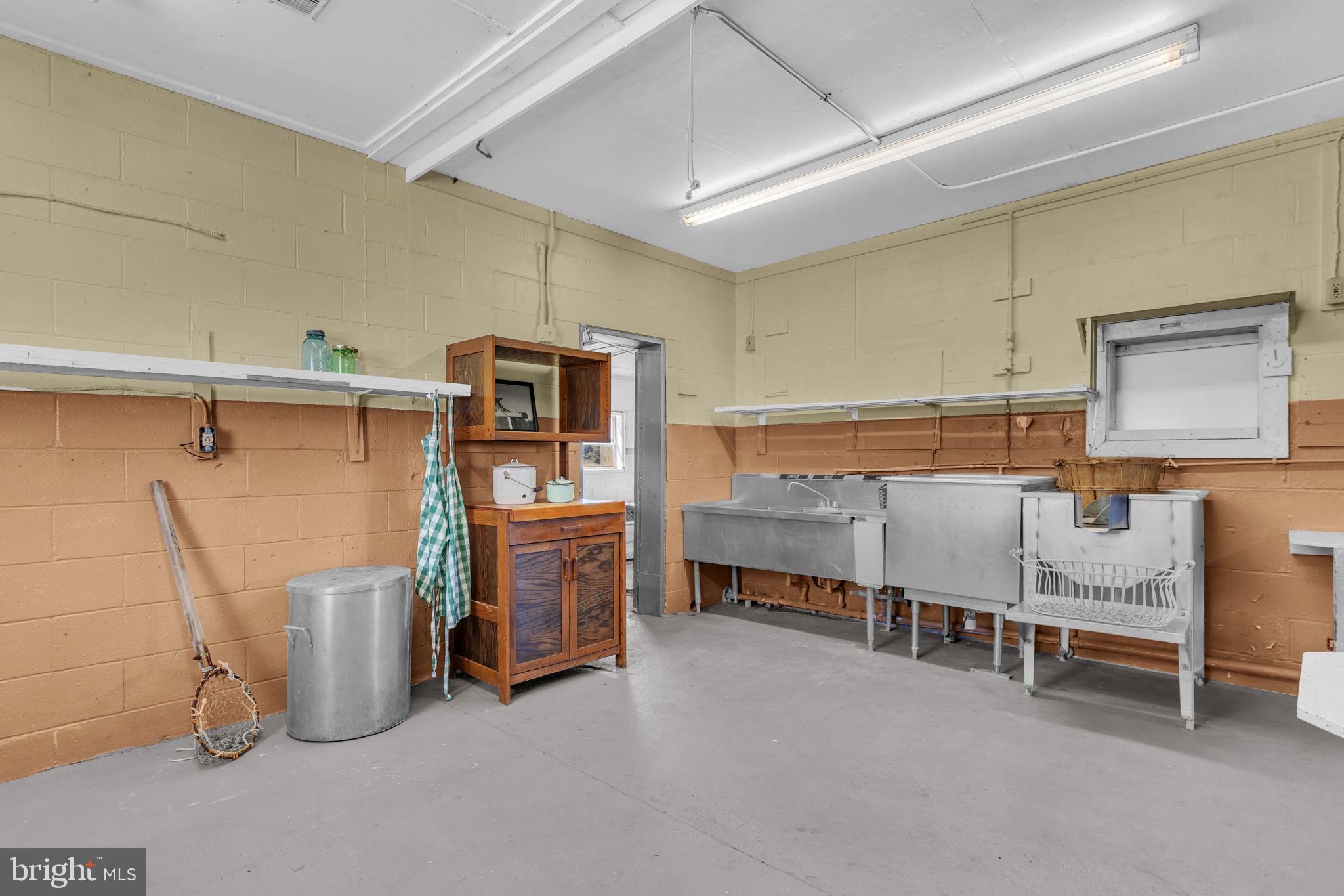 ST. GEORGE ISLAND - Commercial Sale