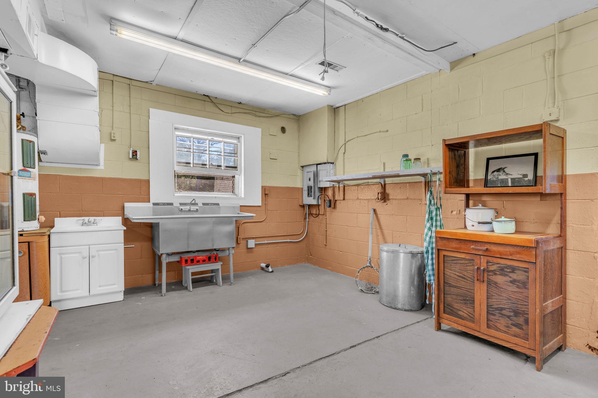 ST. GEORGE ISLAND - Commercial Sale