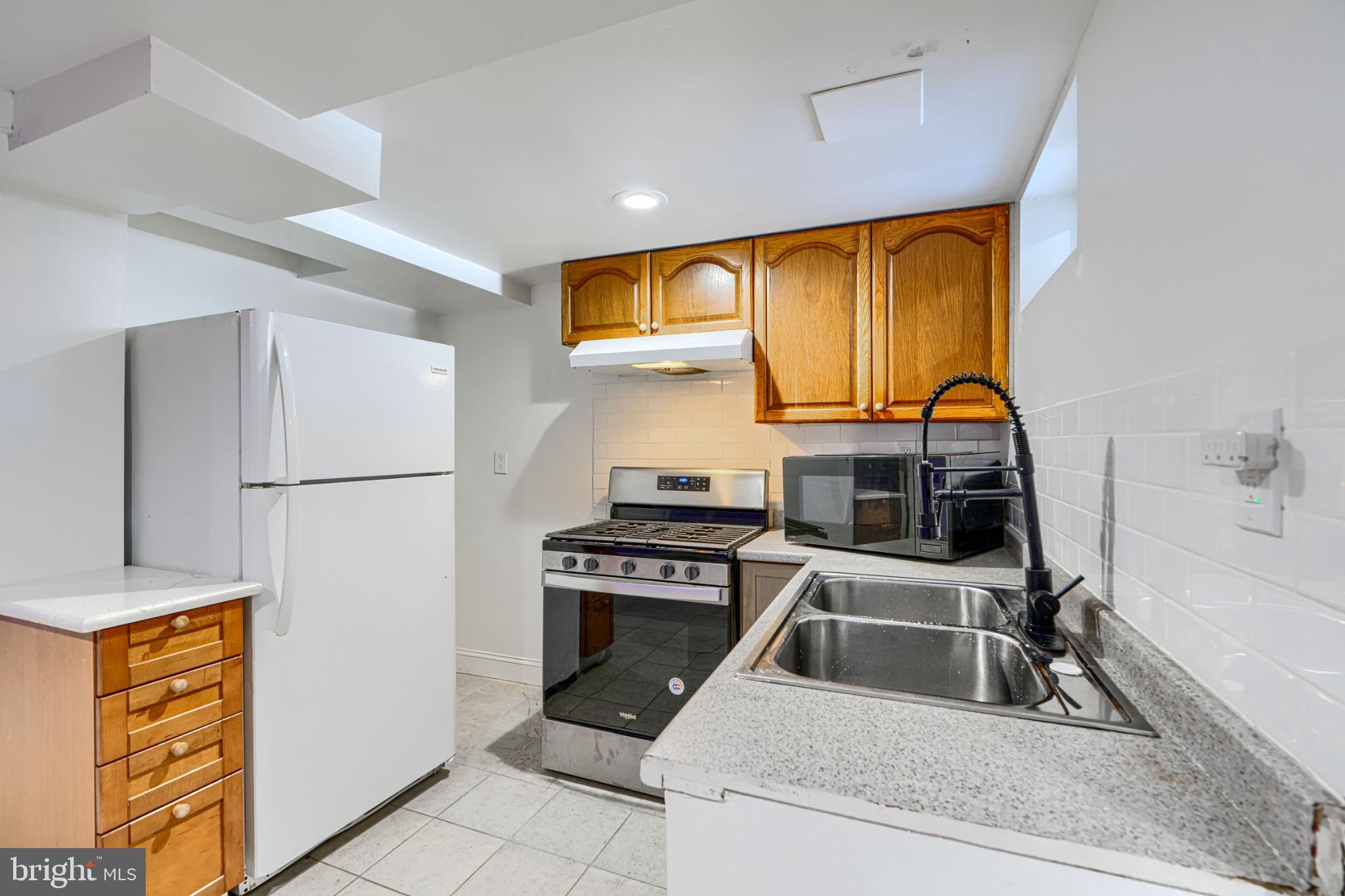 GREEKTOWN - Residential Income