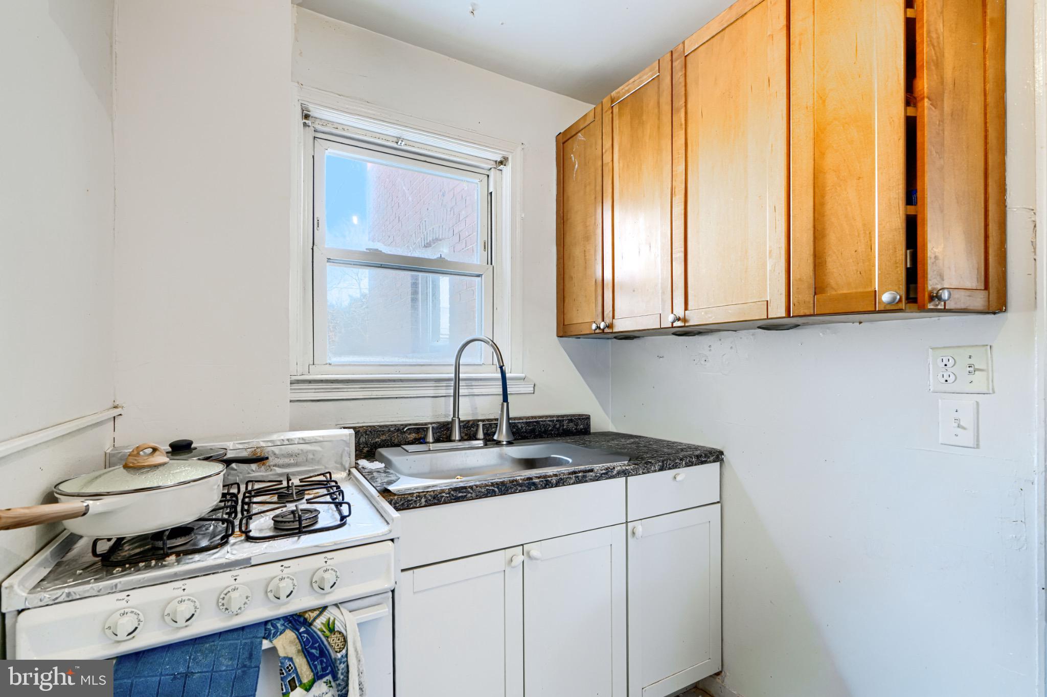 GREEKTOWN - Residential Income