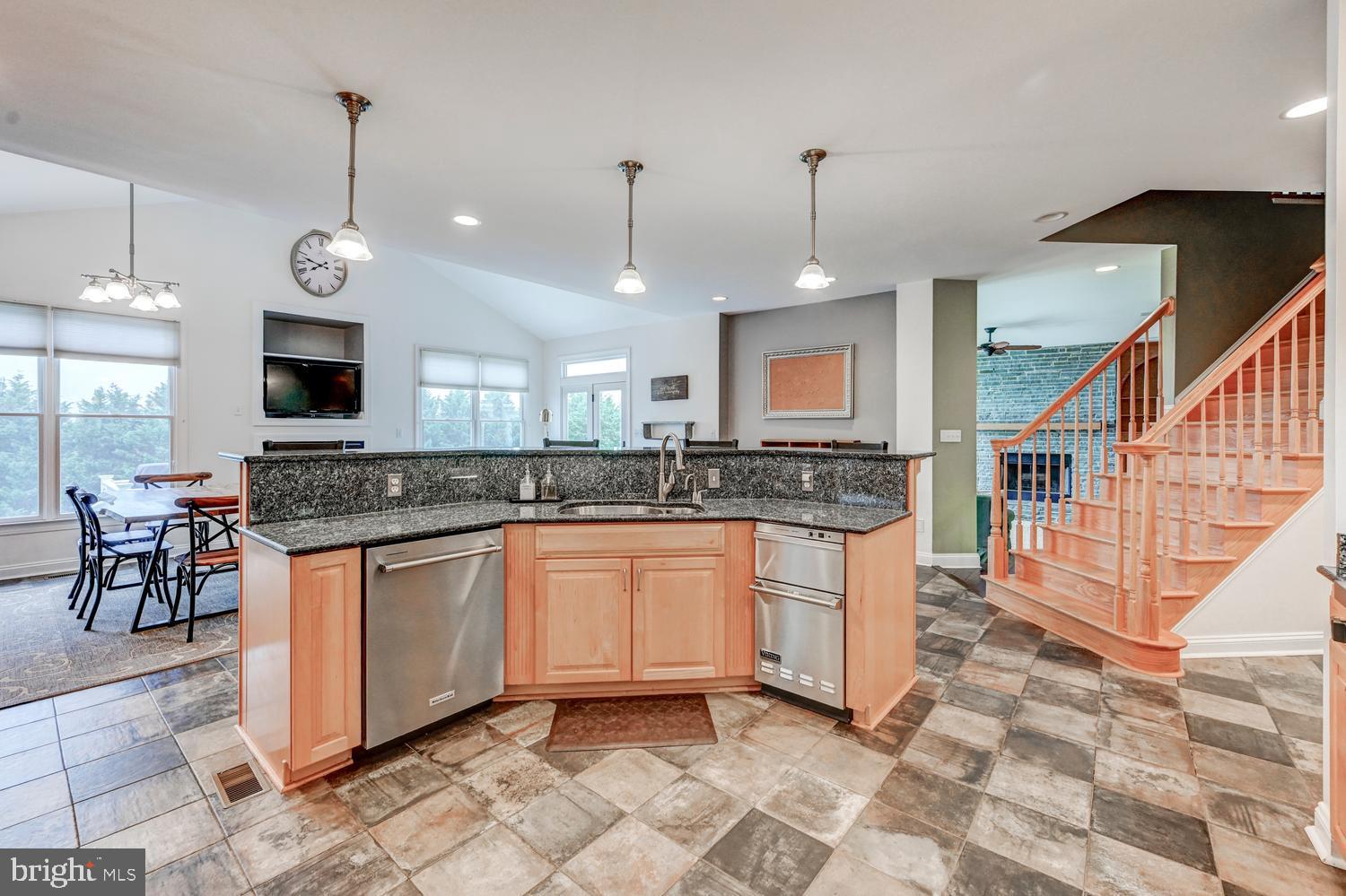 GRAYSTONE FARMS ESTATES - Residential