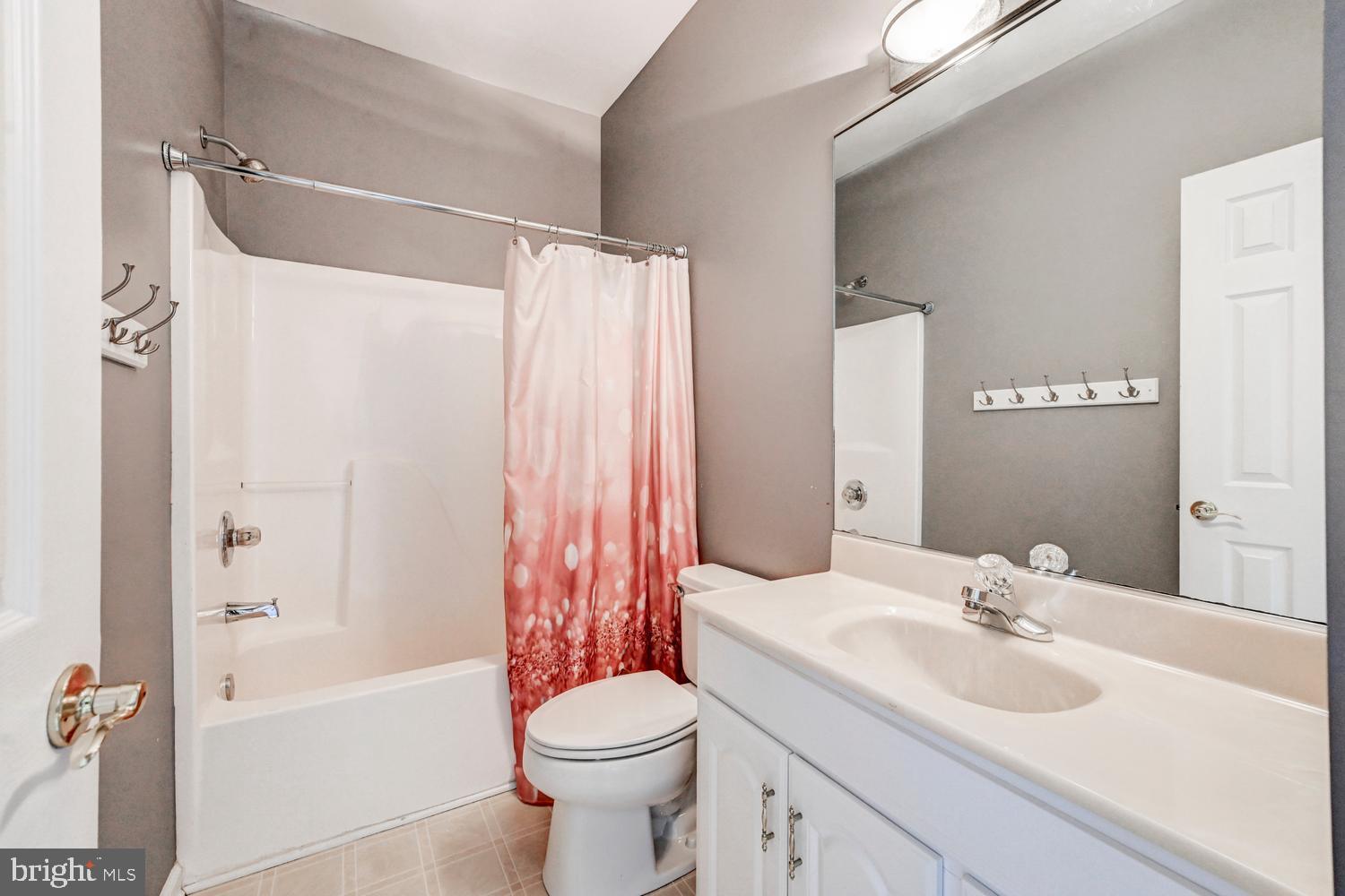 GRAYSTONE FARMS ESTATES - Residential