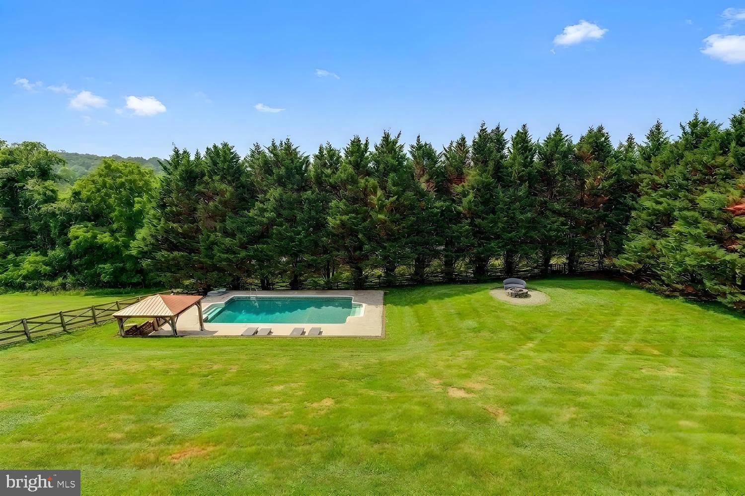 GRAYSTONE FARMS ESTATES - Residential