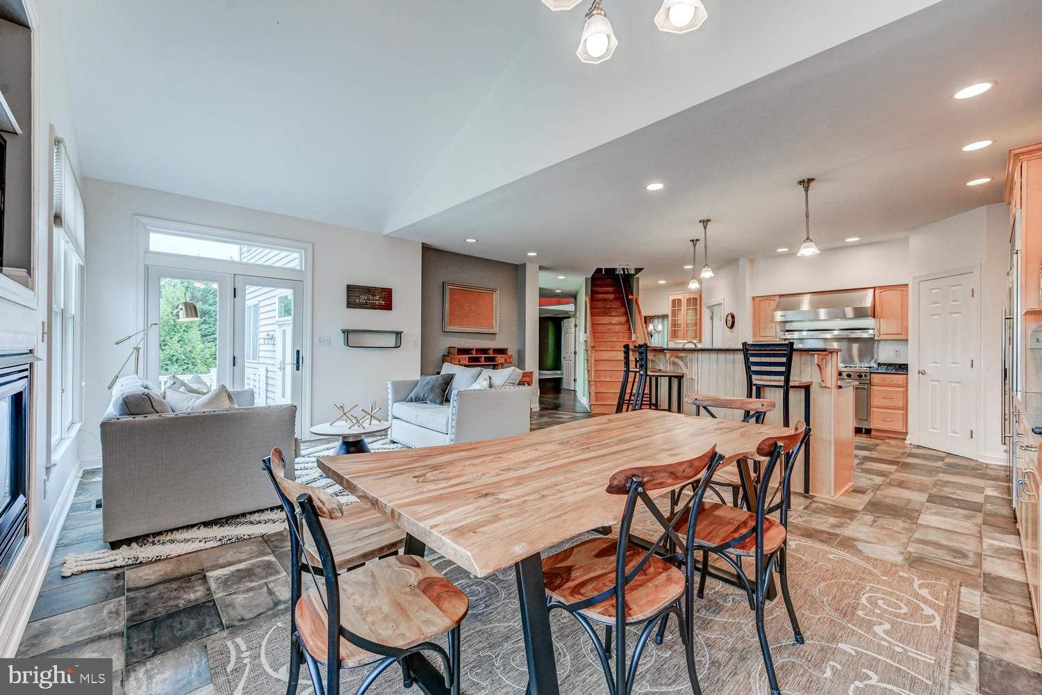 GRAYSTONE FARMS ESTATES - Residential