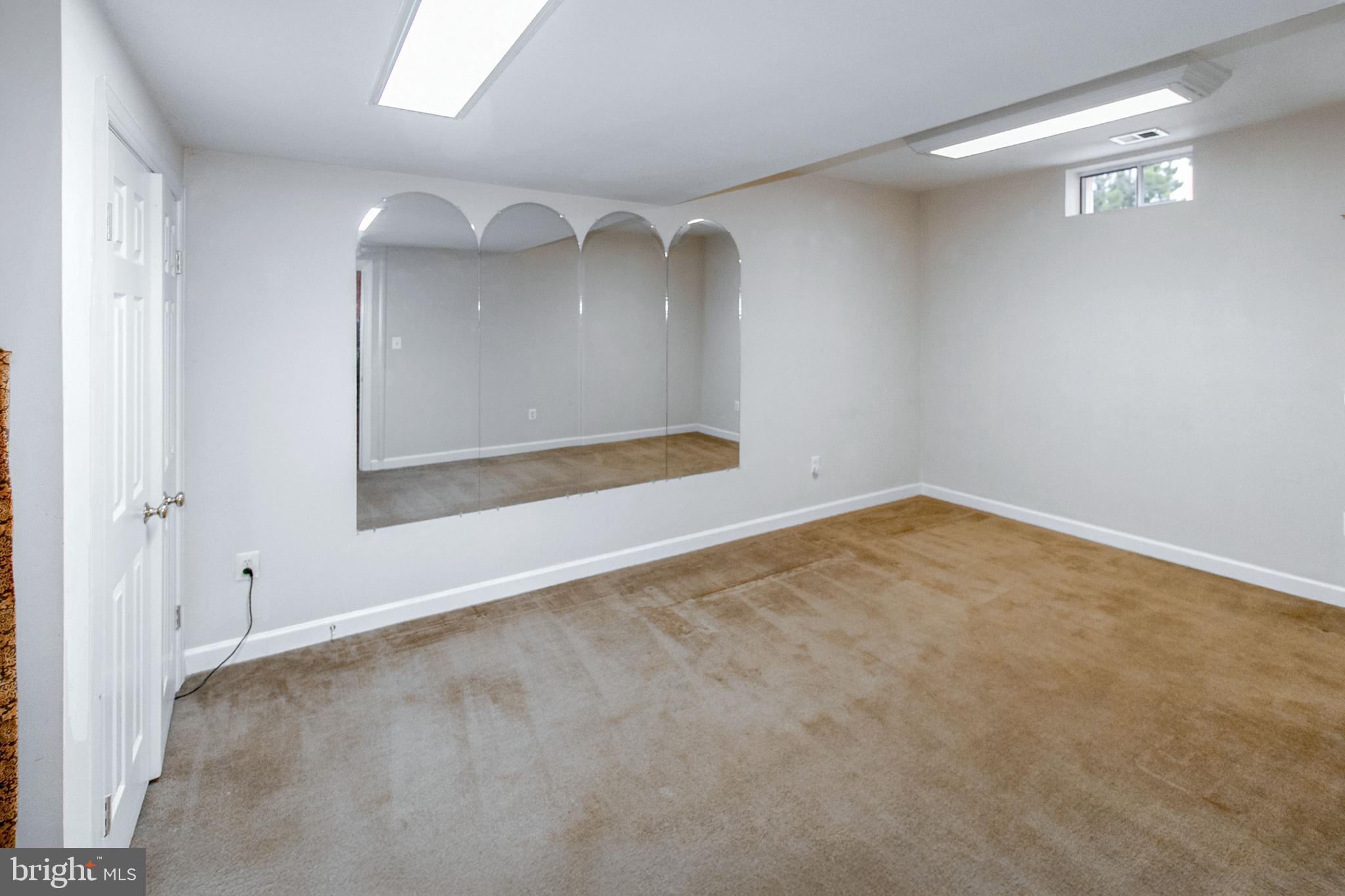 FAIR OAKS GLEN - Residential
