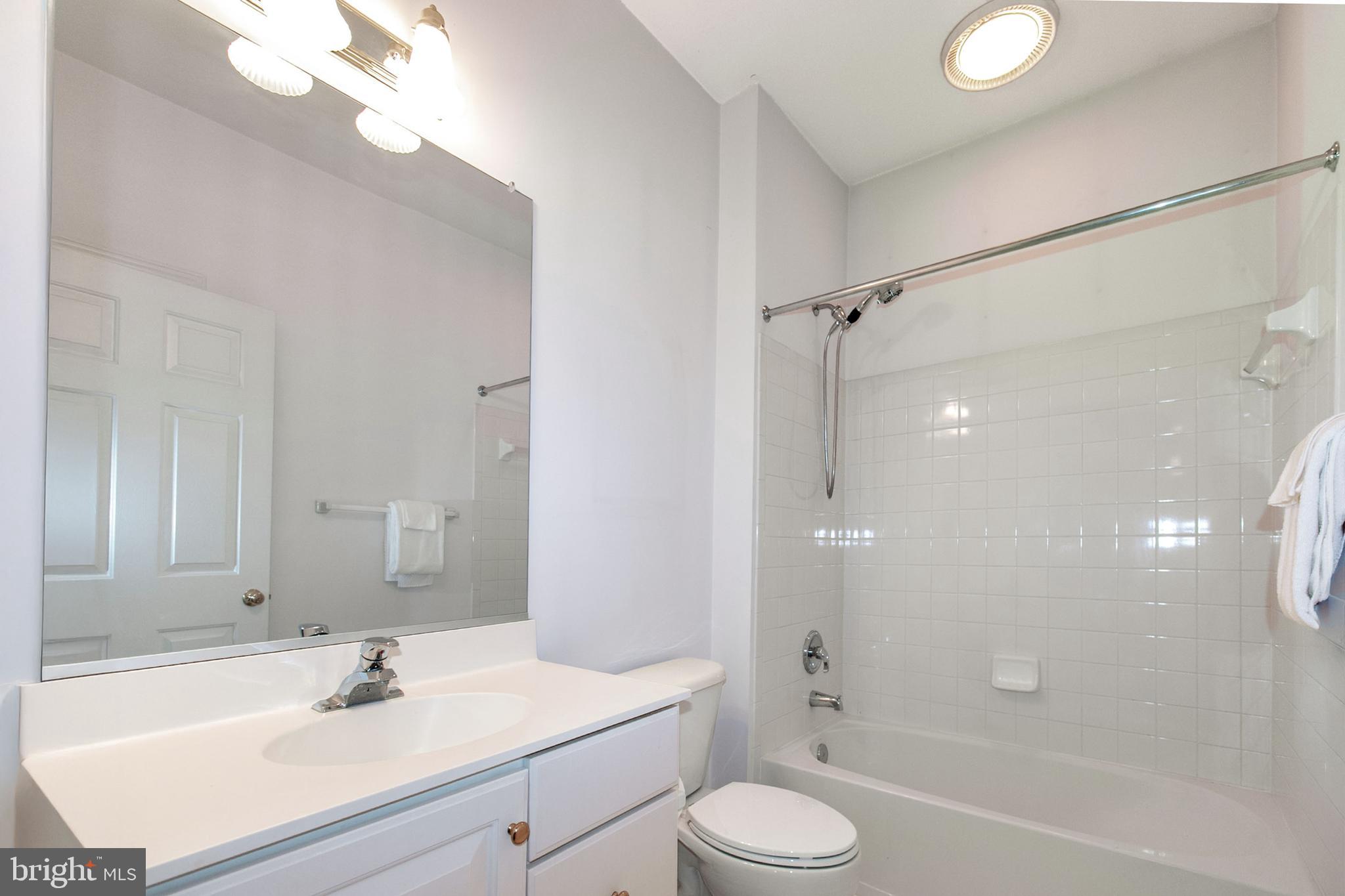 FAIR OAKS GLEN - Residential