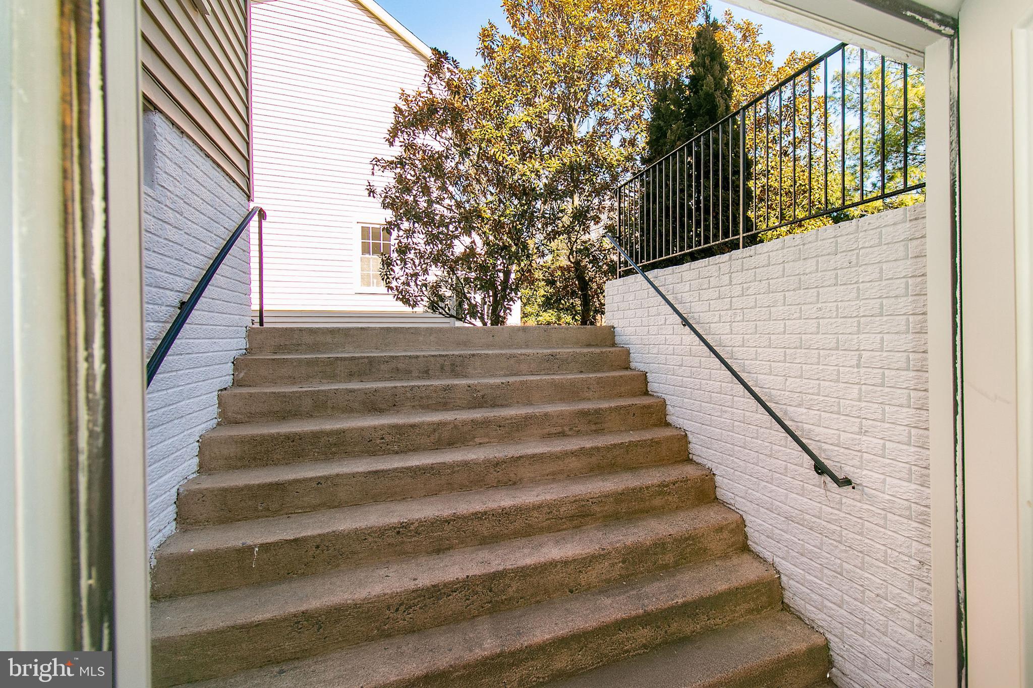 FAIR OAKS GLEN - Residential