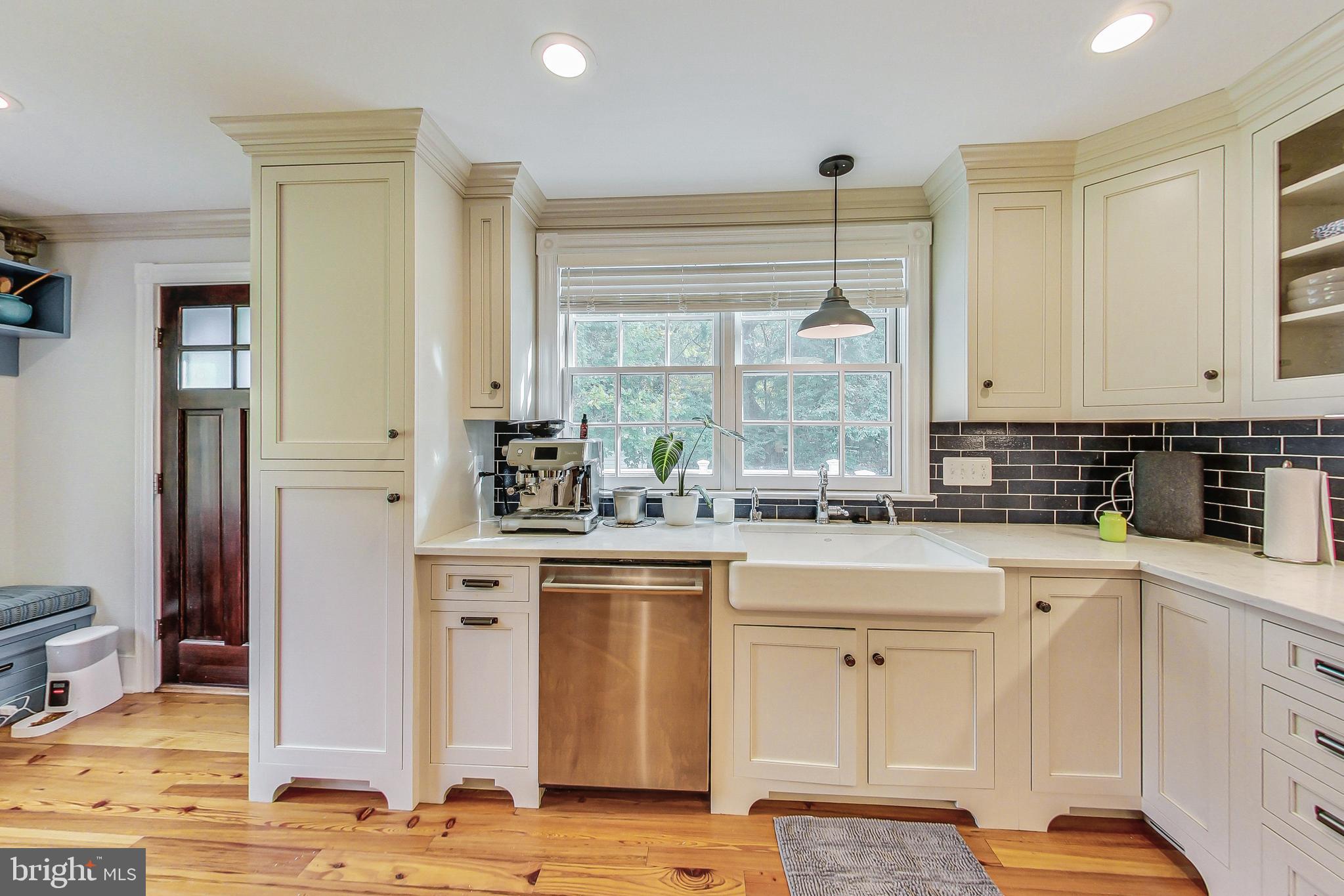 DARNESTOWN OUTSIDE - Residential