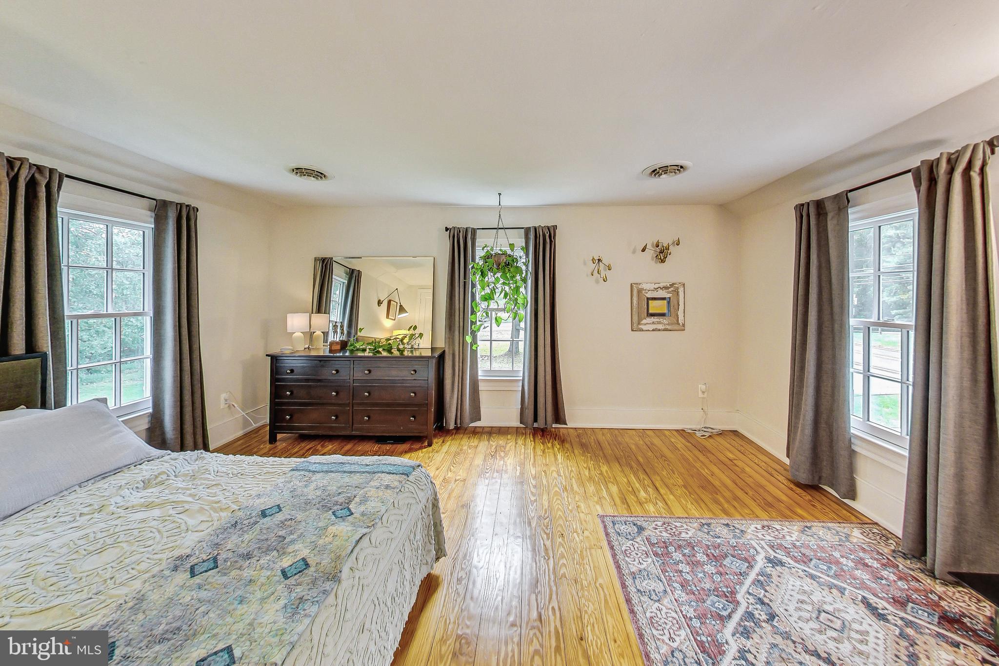 DARNESTOWN OUTSIDE - Residential