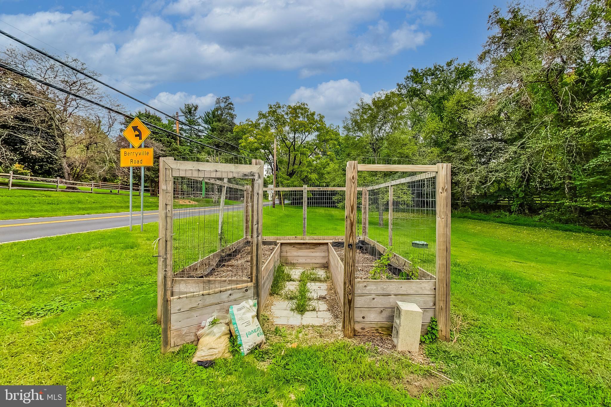 DARNESTOWN OUTSIDE - Residential