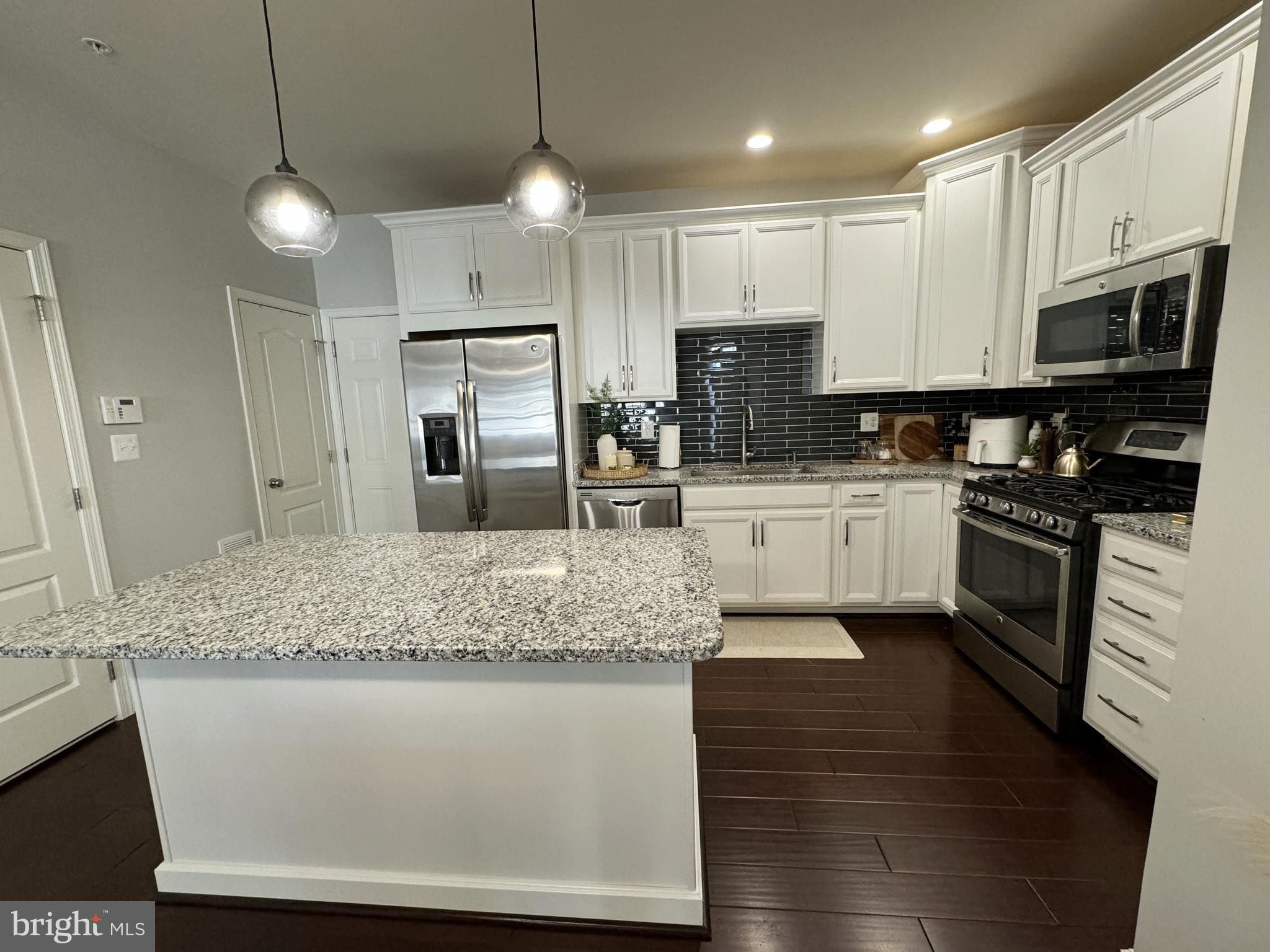 BUCKINGHAM AT LOUDOUN VALLEY - Residential Lease