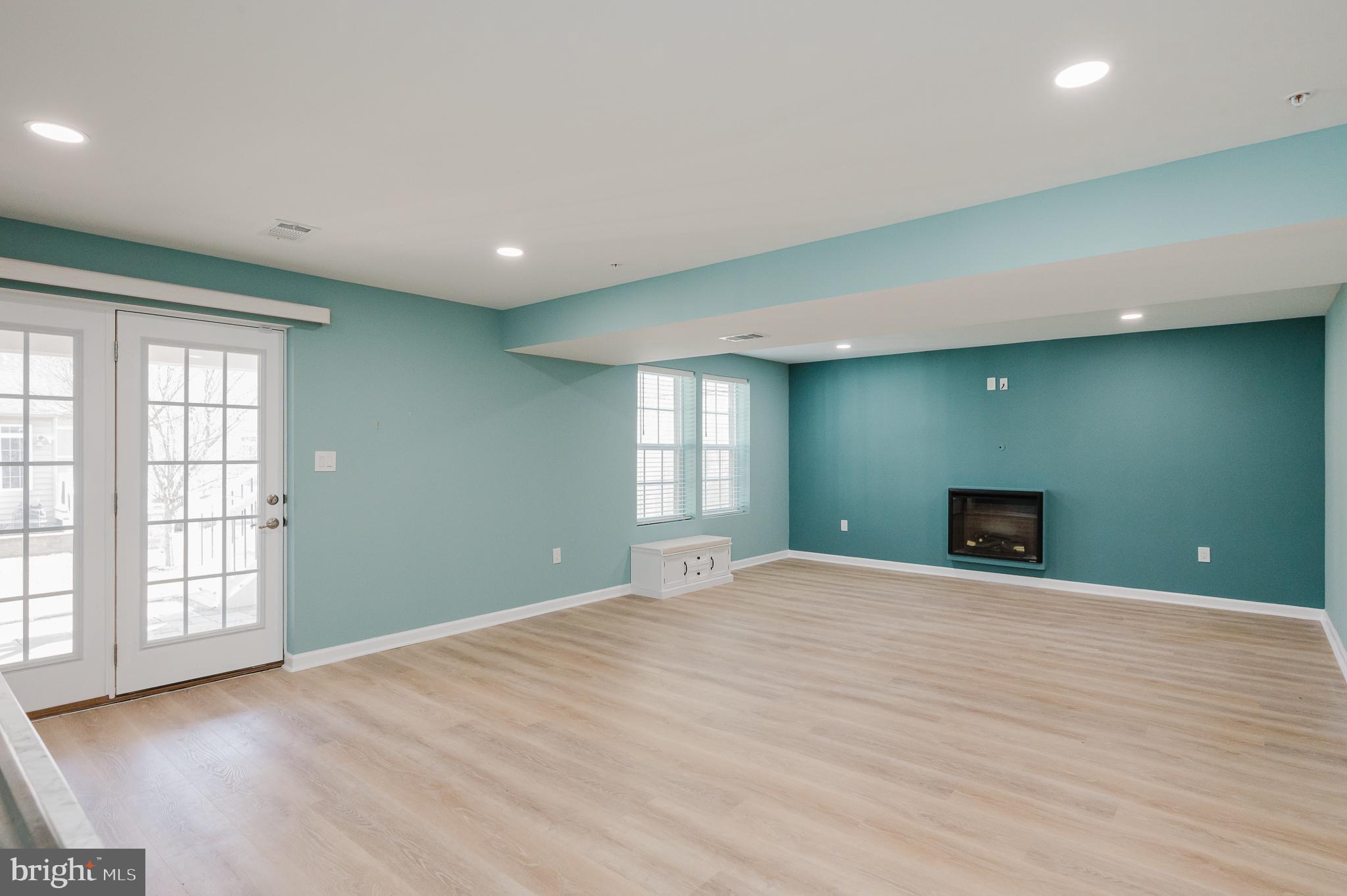 FALLSTON COMMONS - Residential