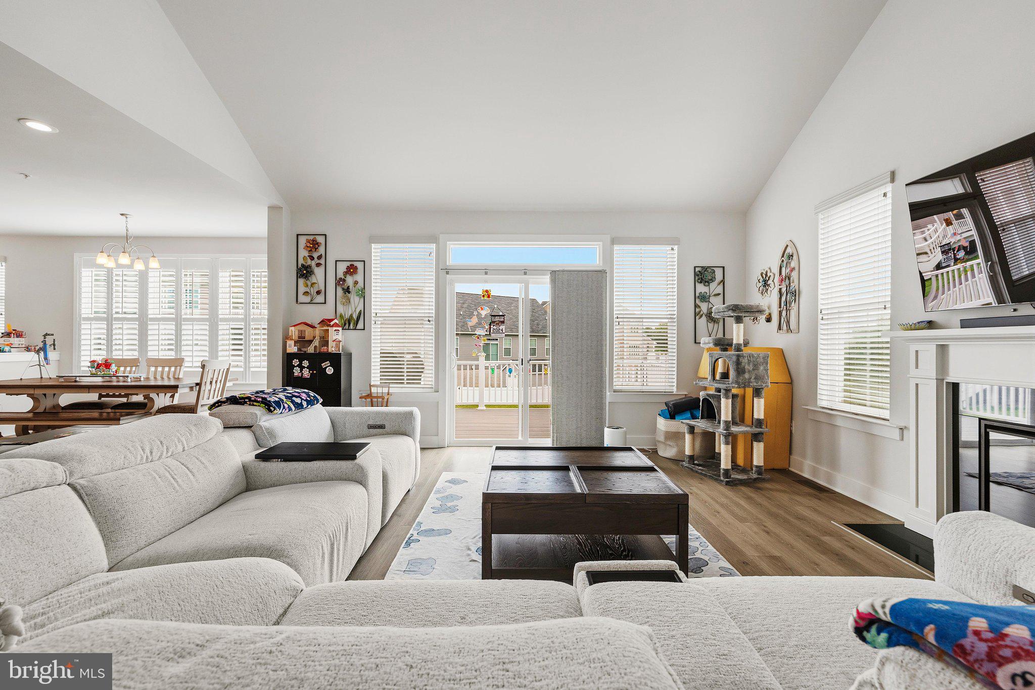MEADE'S CROSSING - Residential