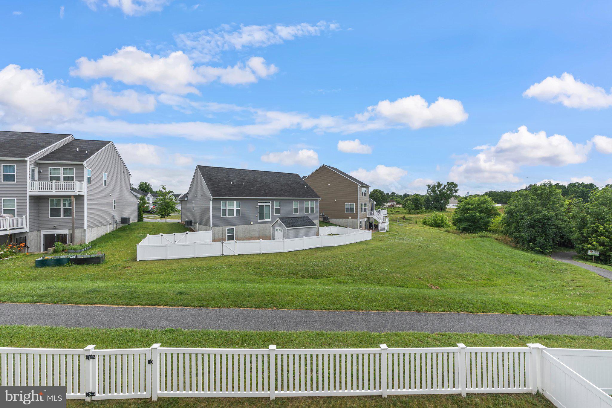 MEADE'S CROSSING - Residential