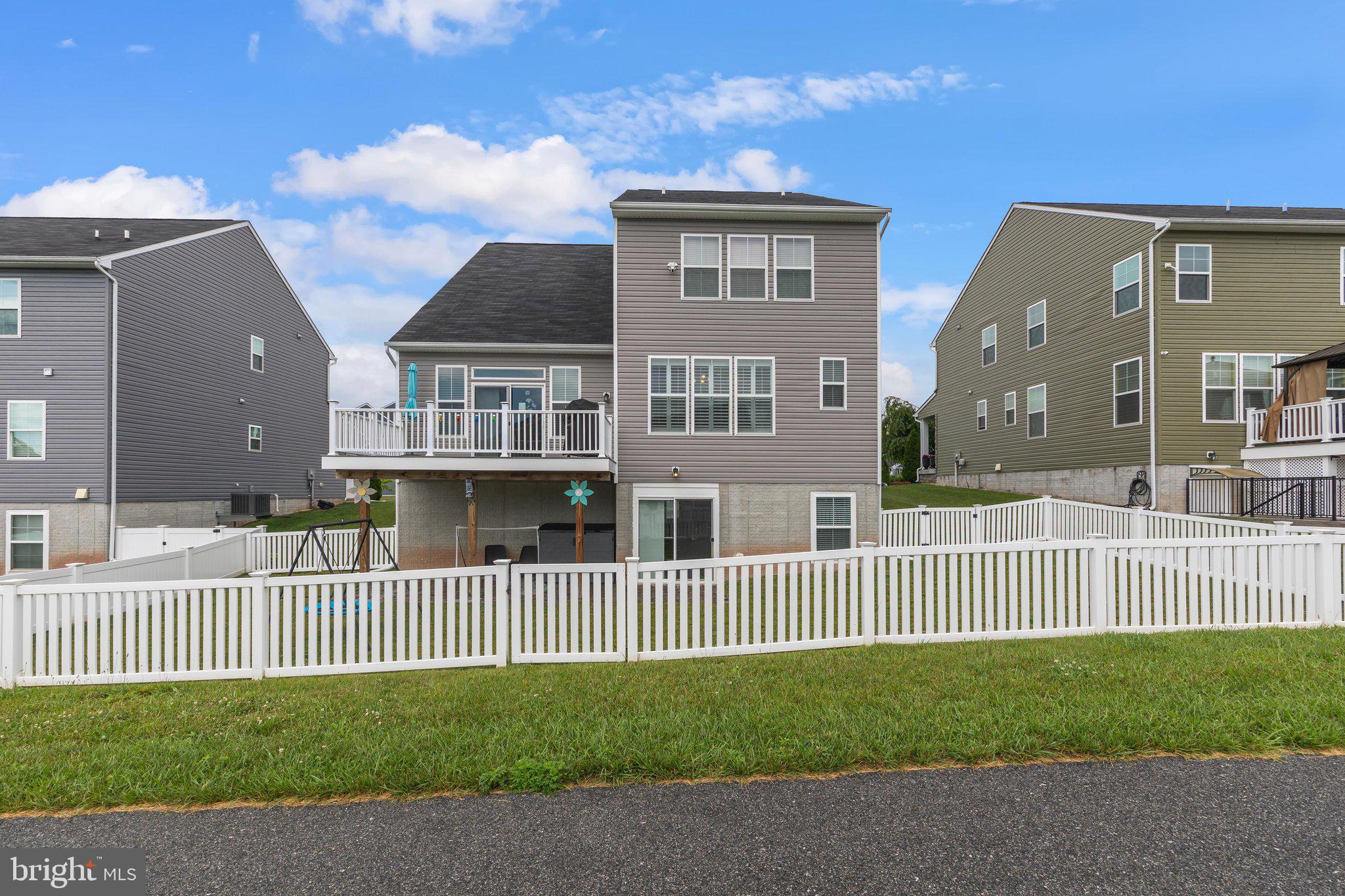 MEADE'S CROSSING - Residential
