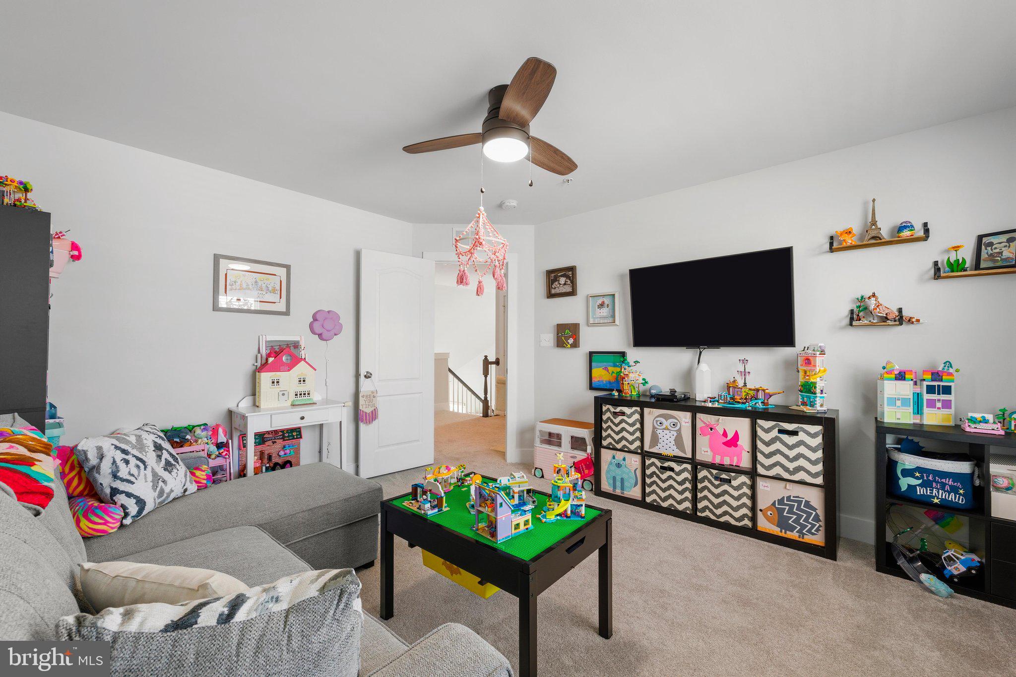 MEADE'S CROSSING - Residential