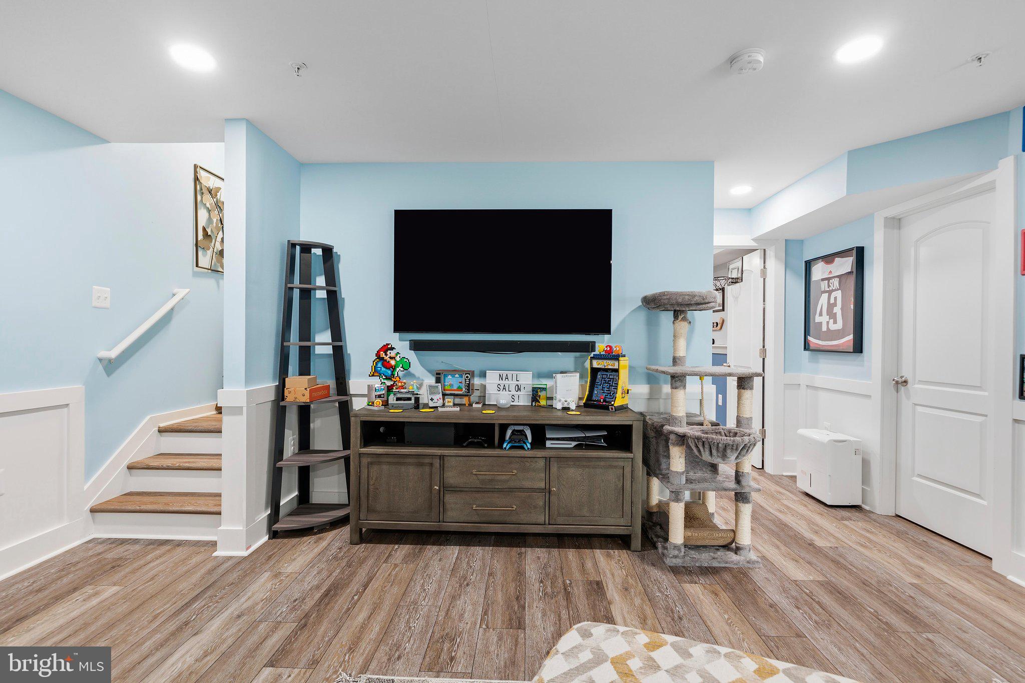 MEADE'S CROSSING - Residential