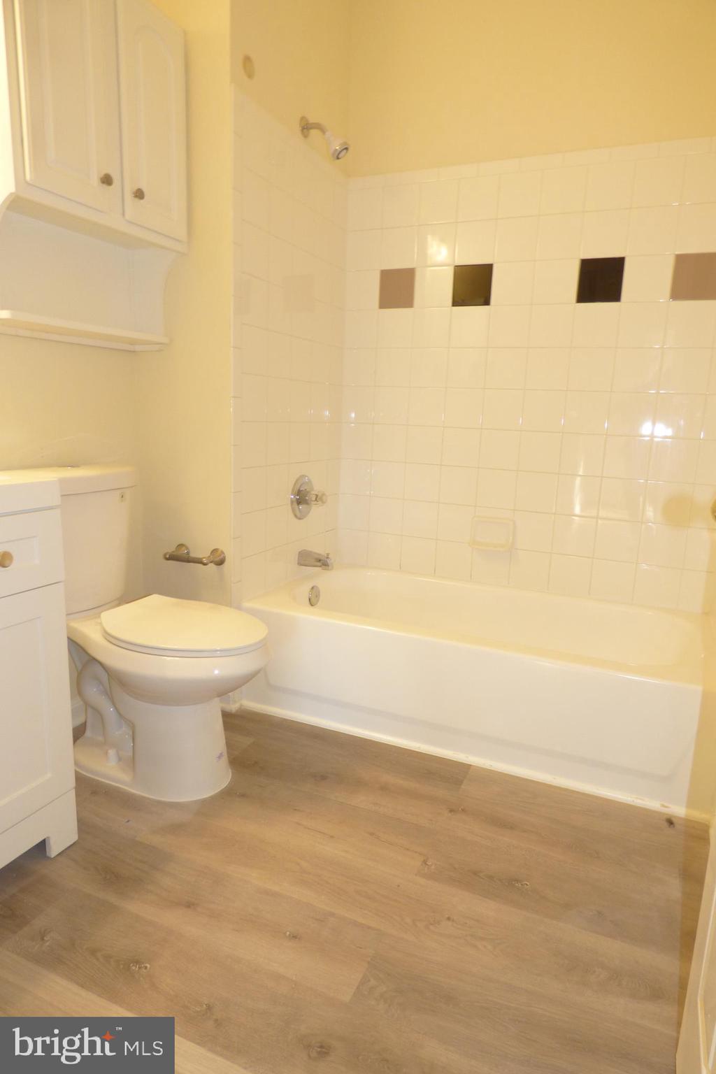 PARKSIDE AT ASHBURN - Residential