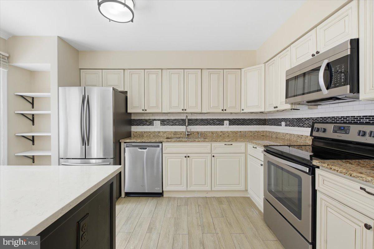 HERITAGE CROSSING - Residential