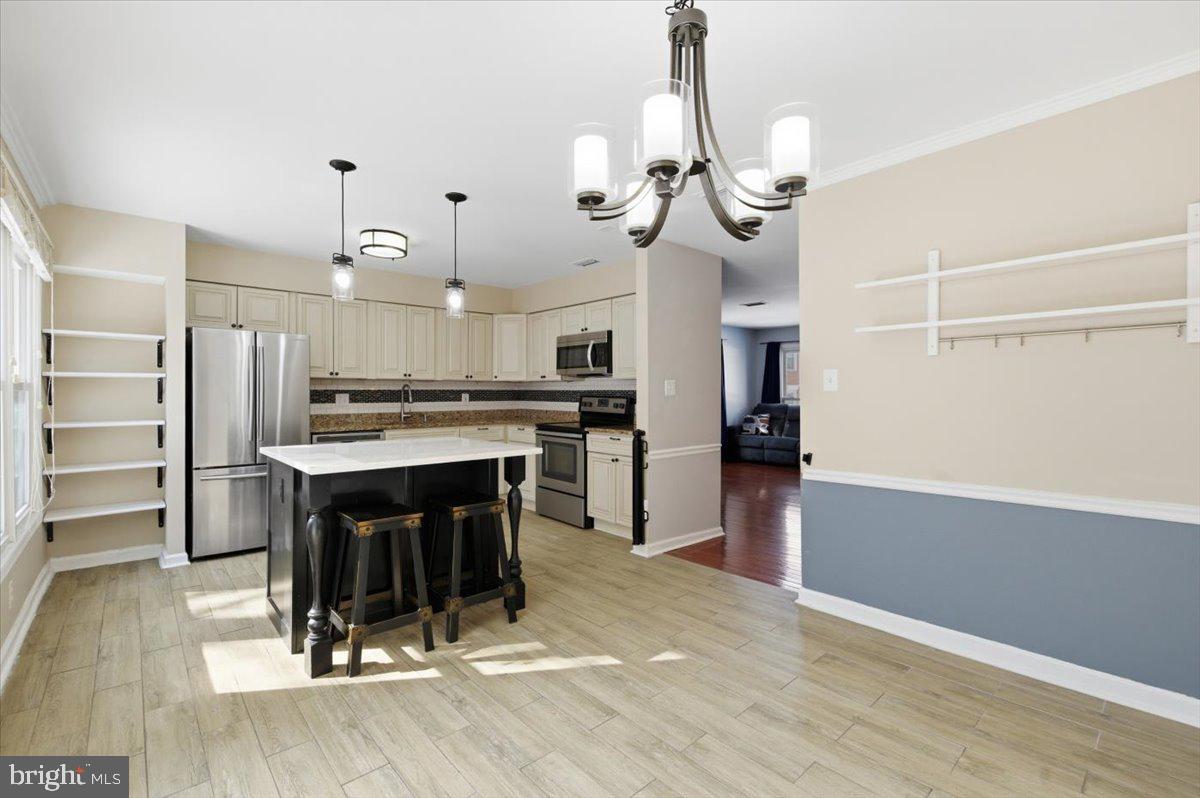 HERITAGE CROSSING - Residential