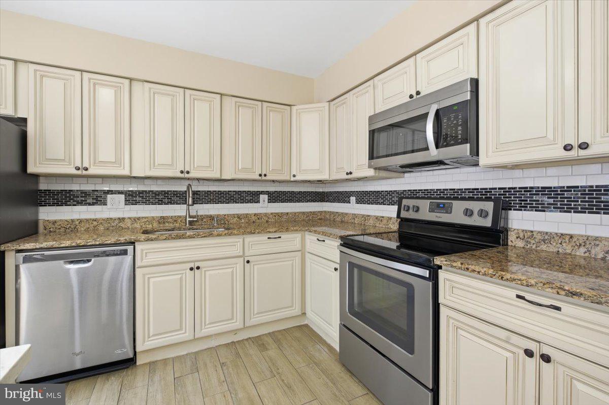 HERITAGE CROSSING - Residential