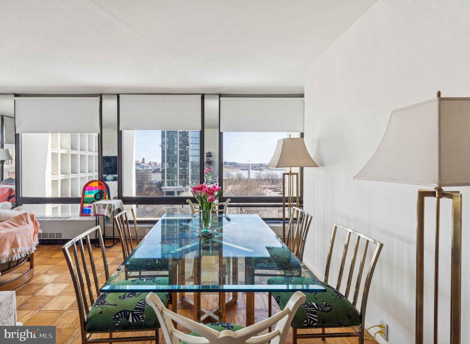 SOCIETY HILL - Residential