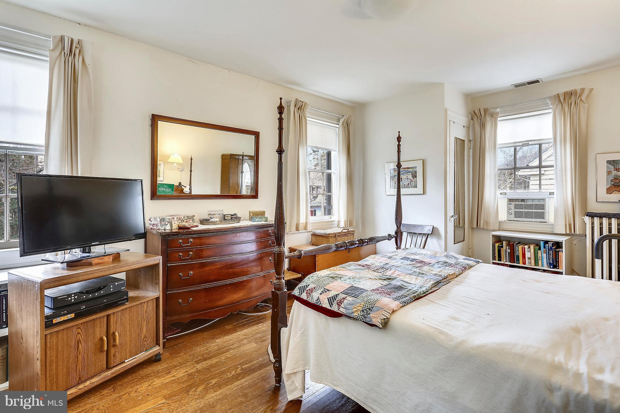 CHEVY CHASE VILLAGE - Residential