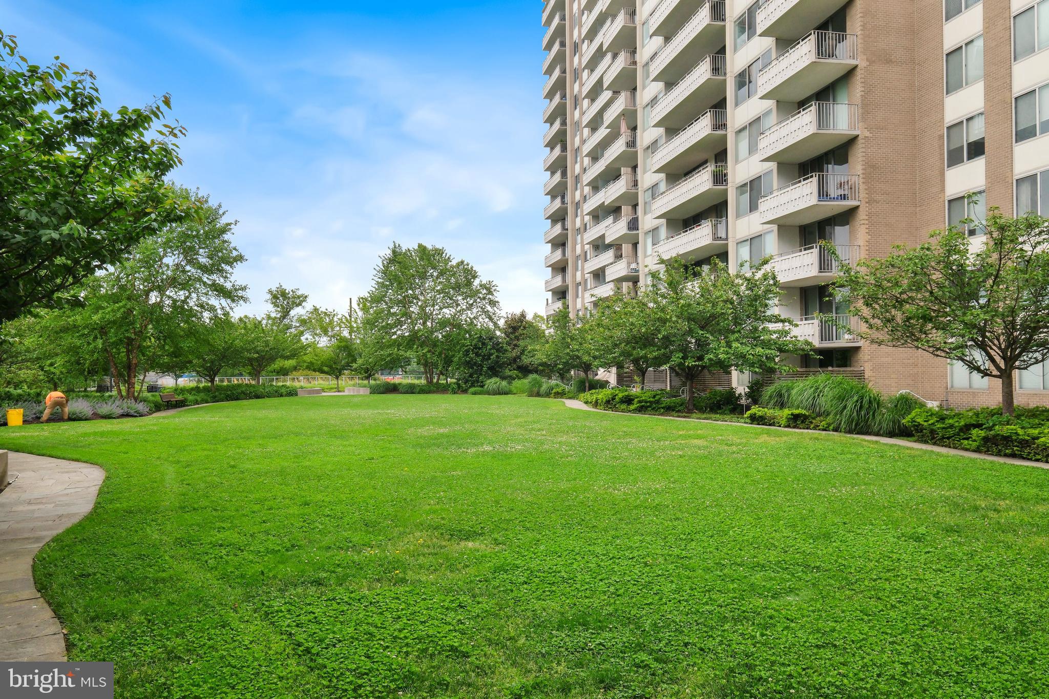 THE KENWOOD - Residential