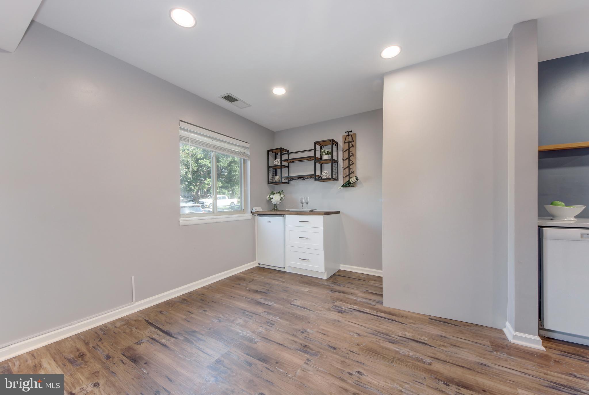 MONTGOMERY VILLAGE - Residential