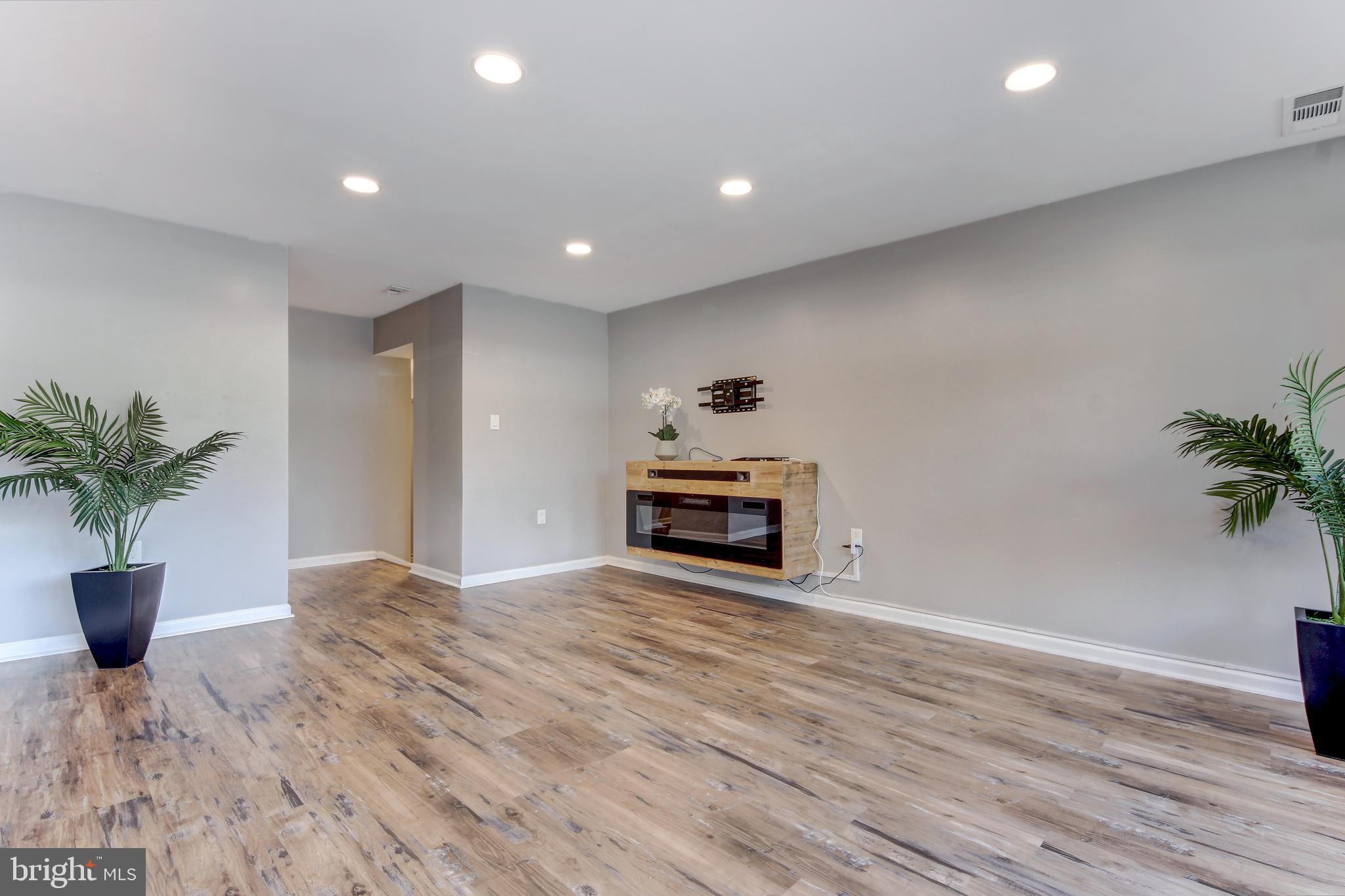 MONTGOMERY VILLAGE - Residential