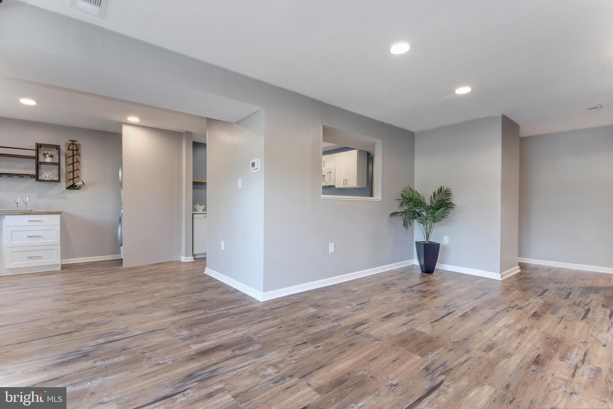 MONTGOMERY VILLAGE - Residential