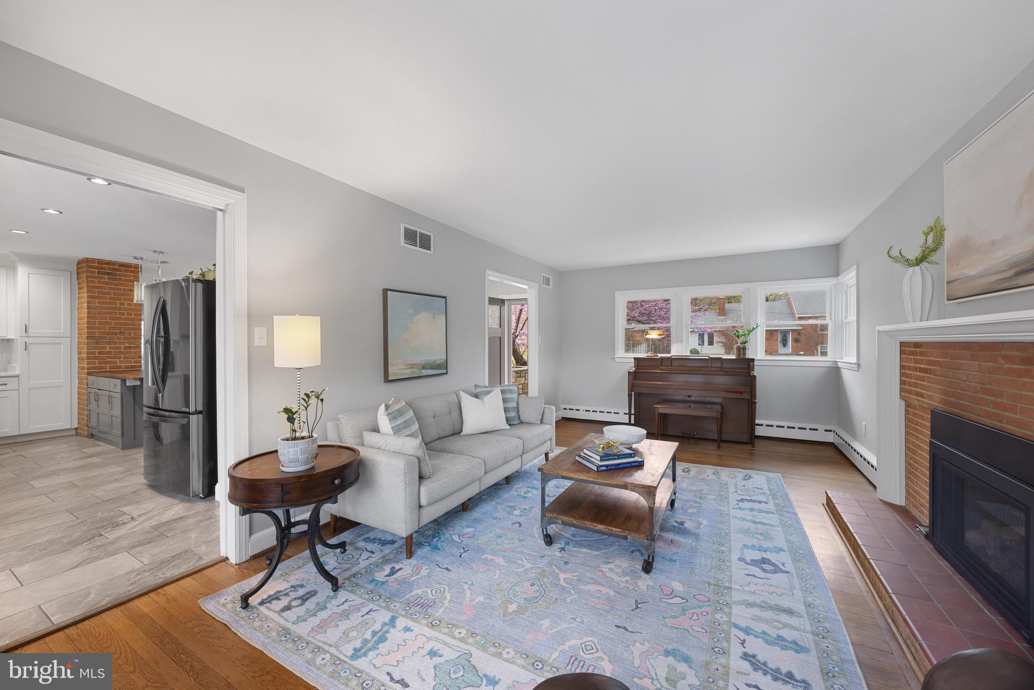 BUCKNELL MANOR - Residential