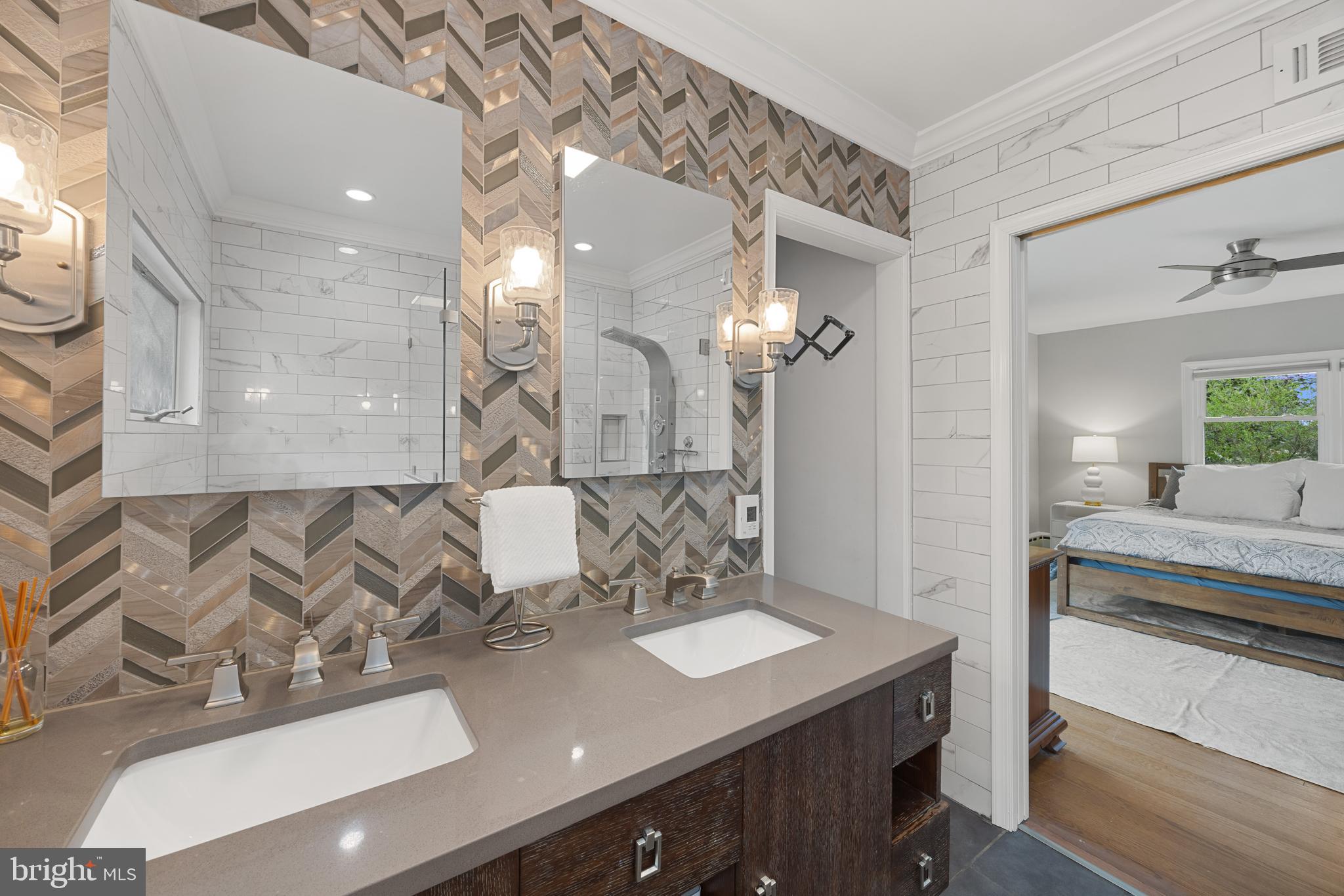BUCKNELL MANOR - Residential