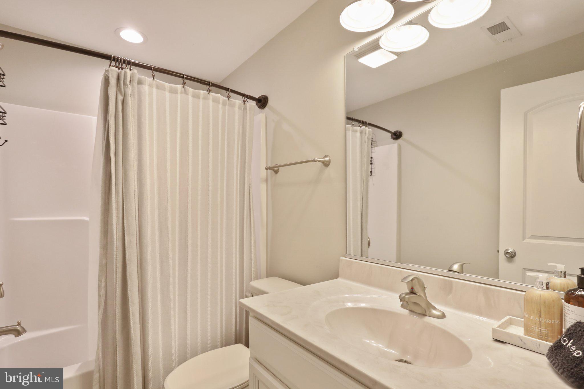JUNEWOOD ESTATES - Residential