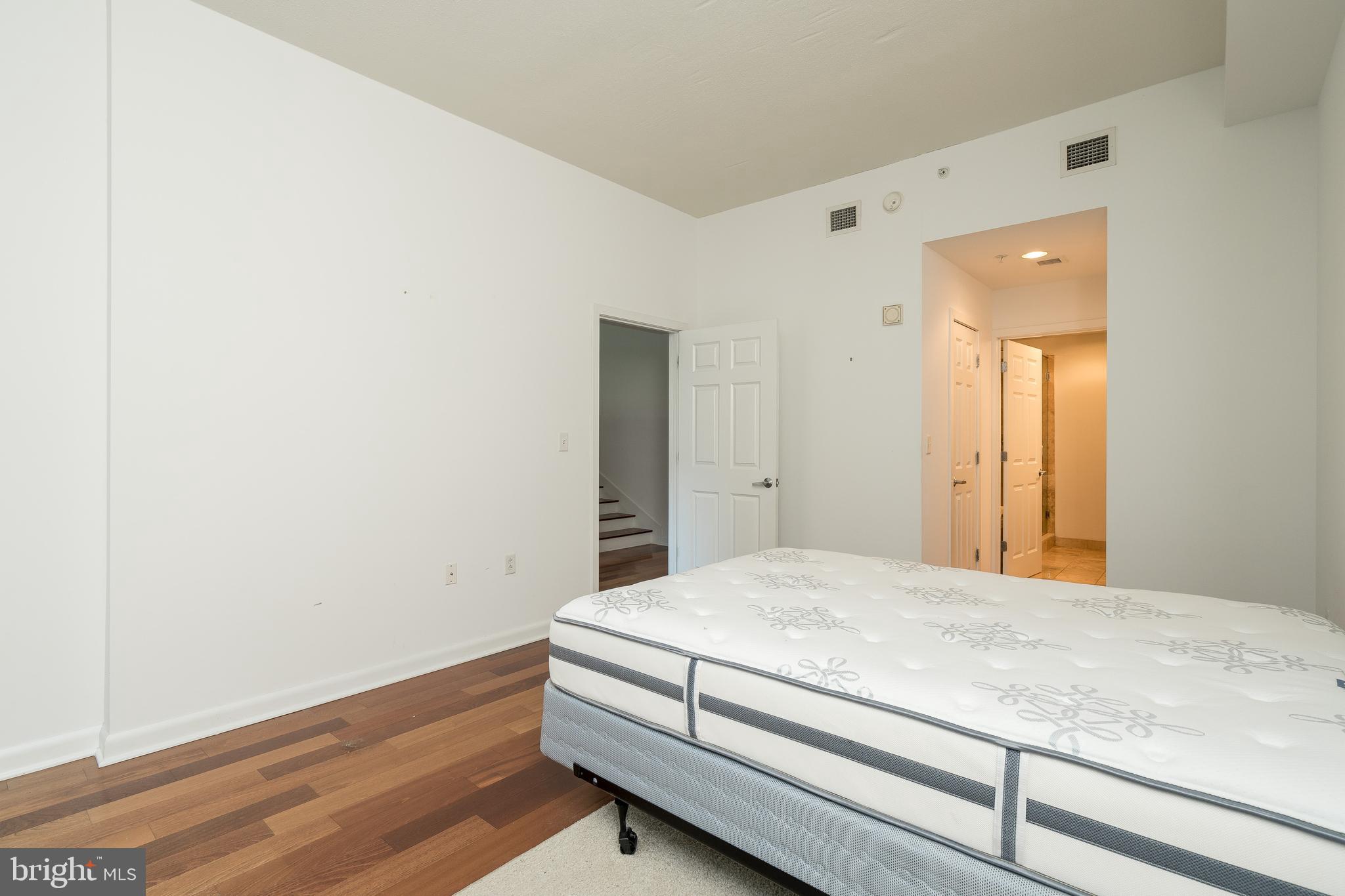 OLD CITY - Residential Lease