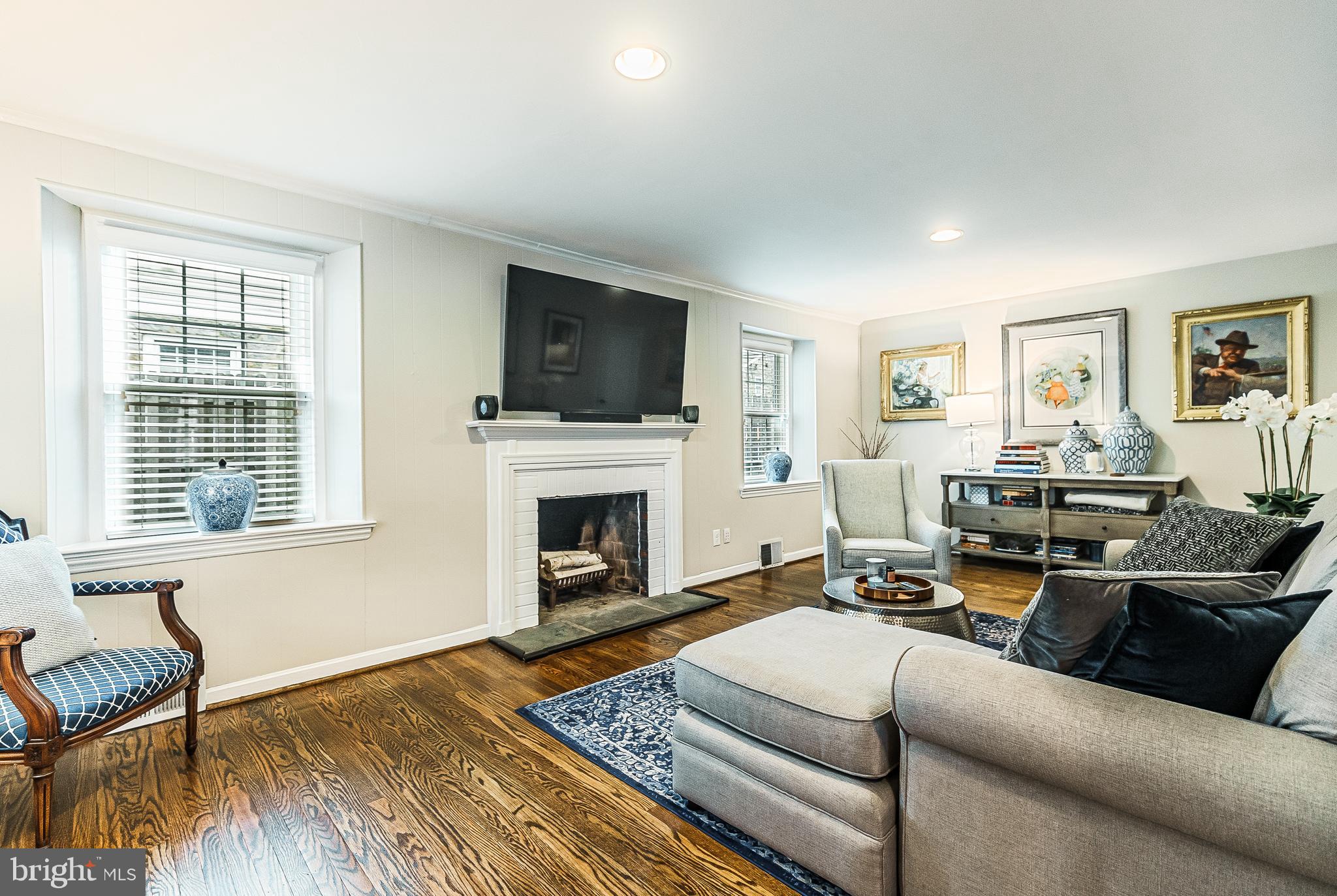 OLD OAKS - Residential
