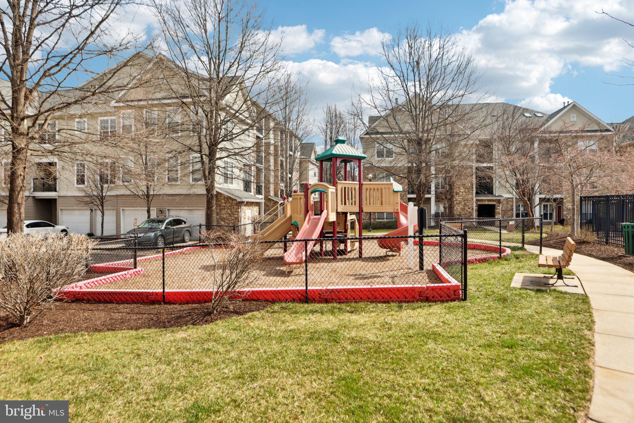 STONEGATE - Residential