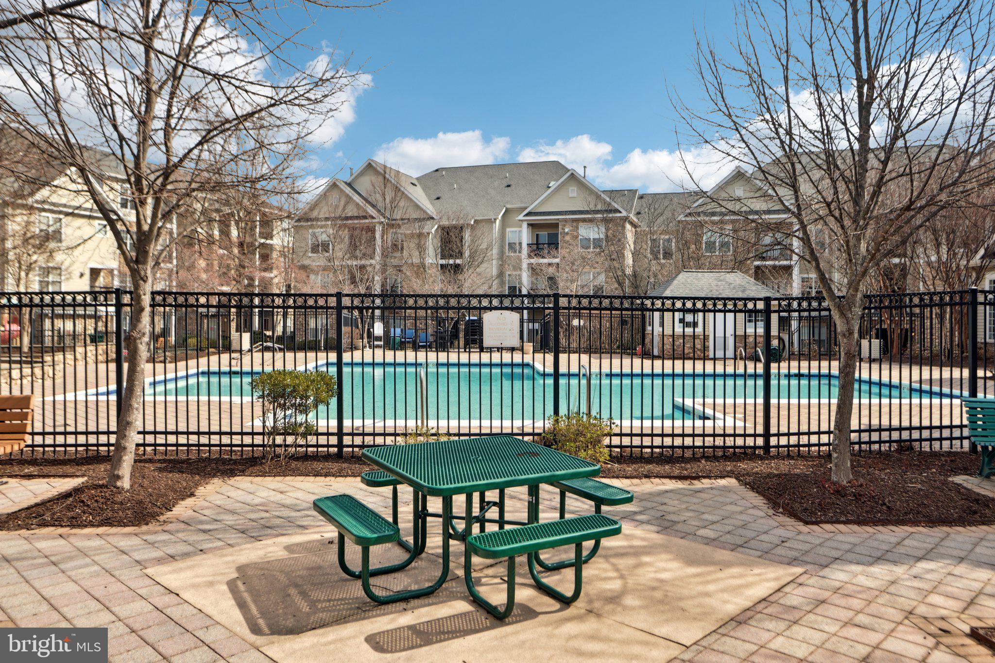 STONEGATE - Residential