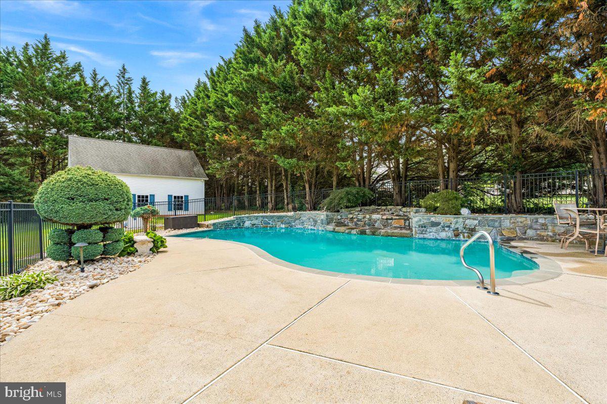 WEST OAK FIELDS - Residential
