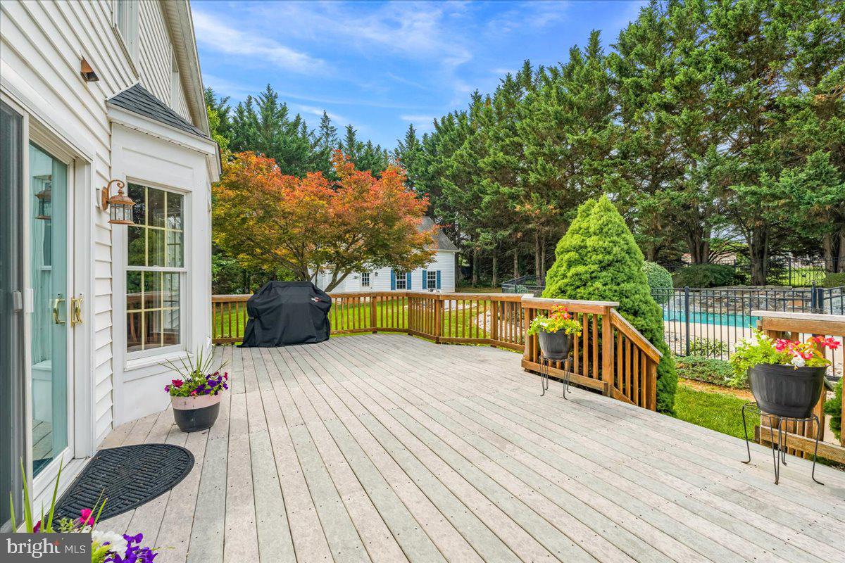 WEST OAK FIELDS - Residential