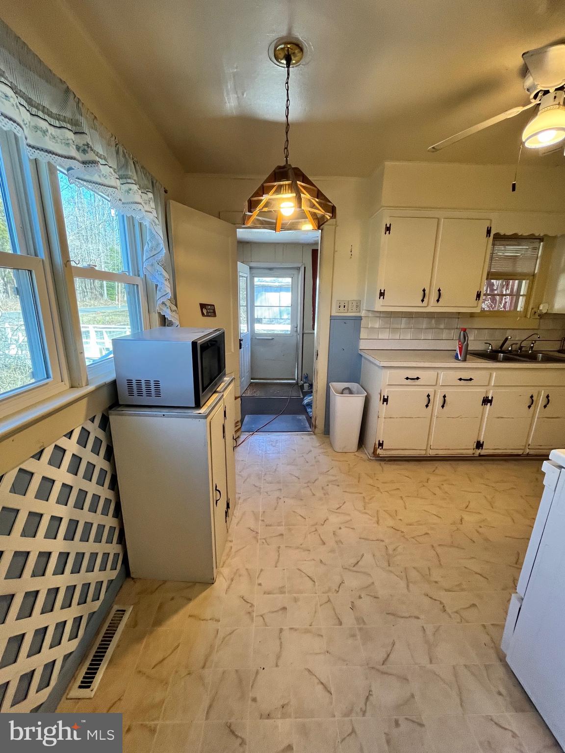NO HOA !!! - Residential