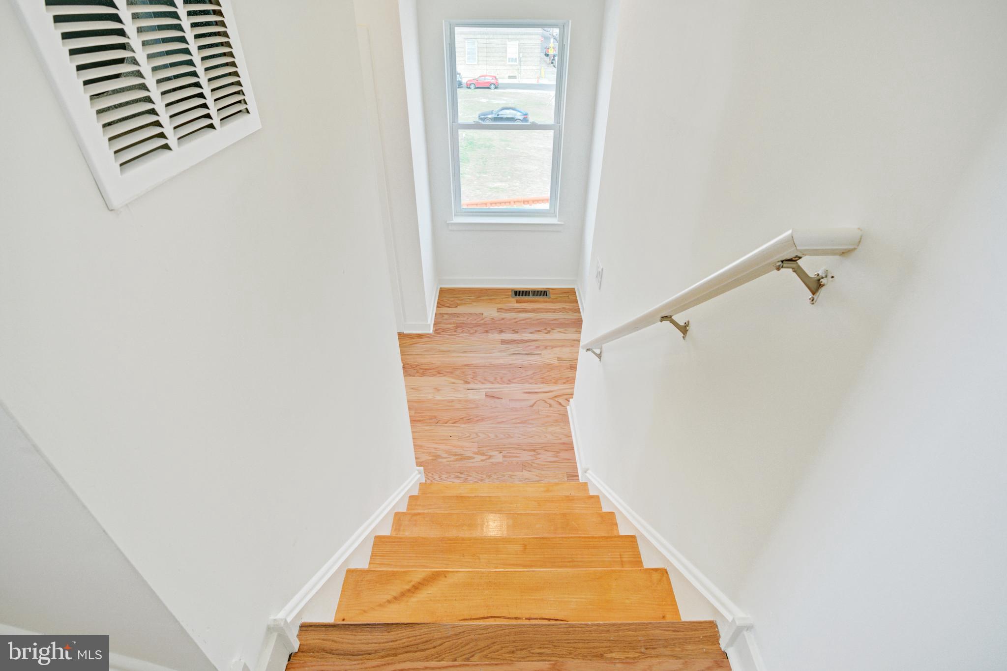 EAST KENSINGTON - Residential