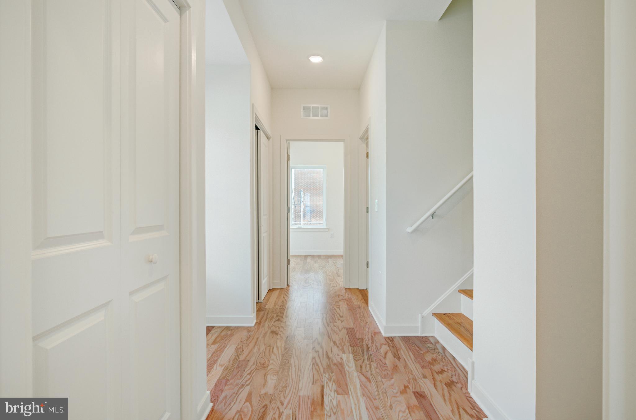 EAST KENSINGTON - Residential