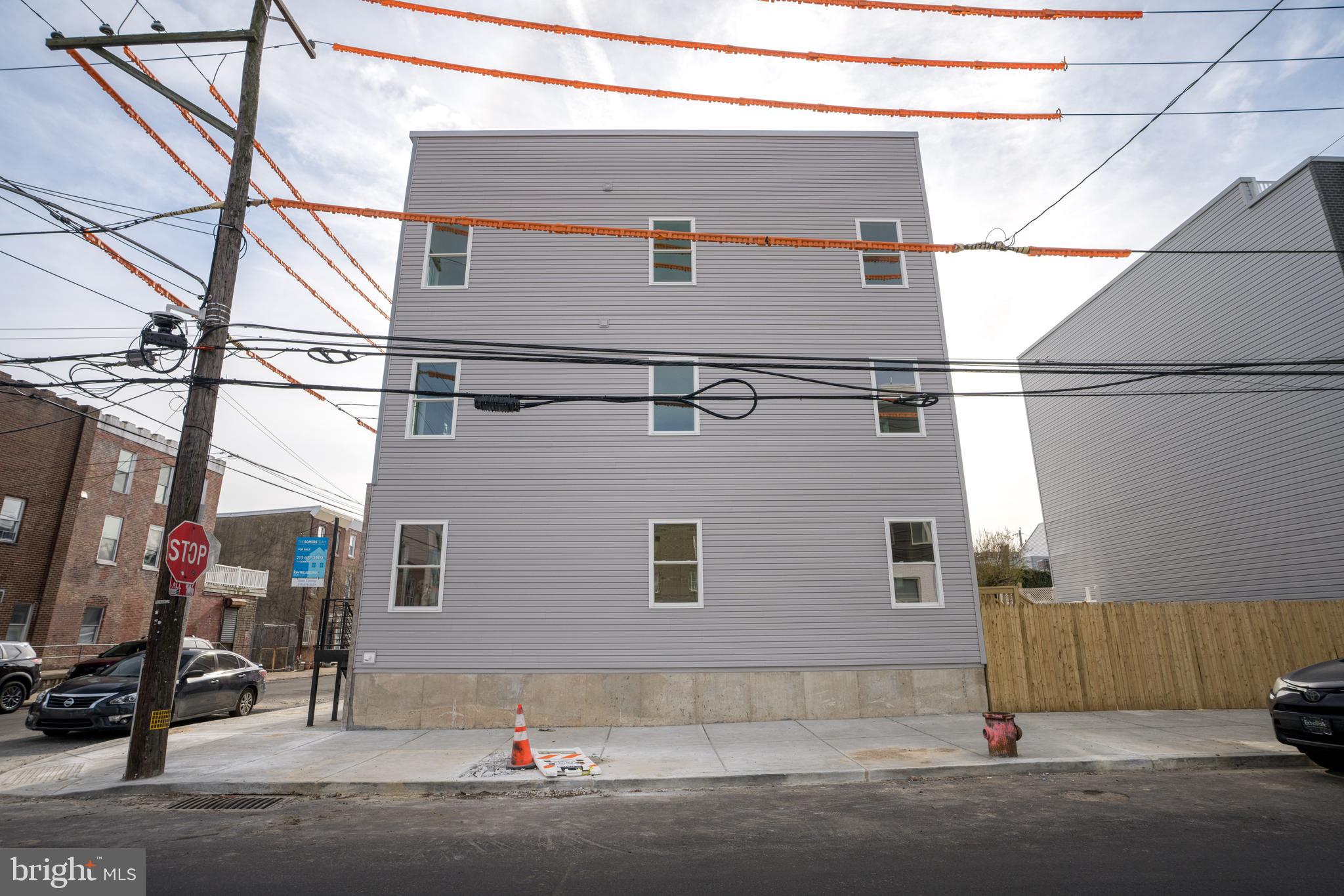 EAST KENSINGTON - Residential